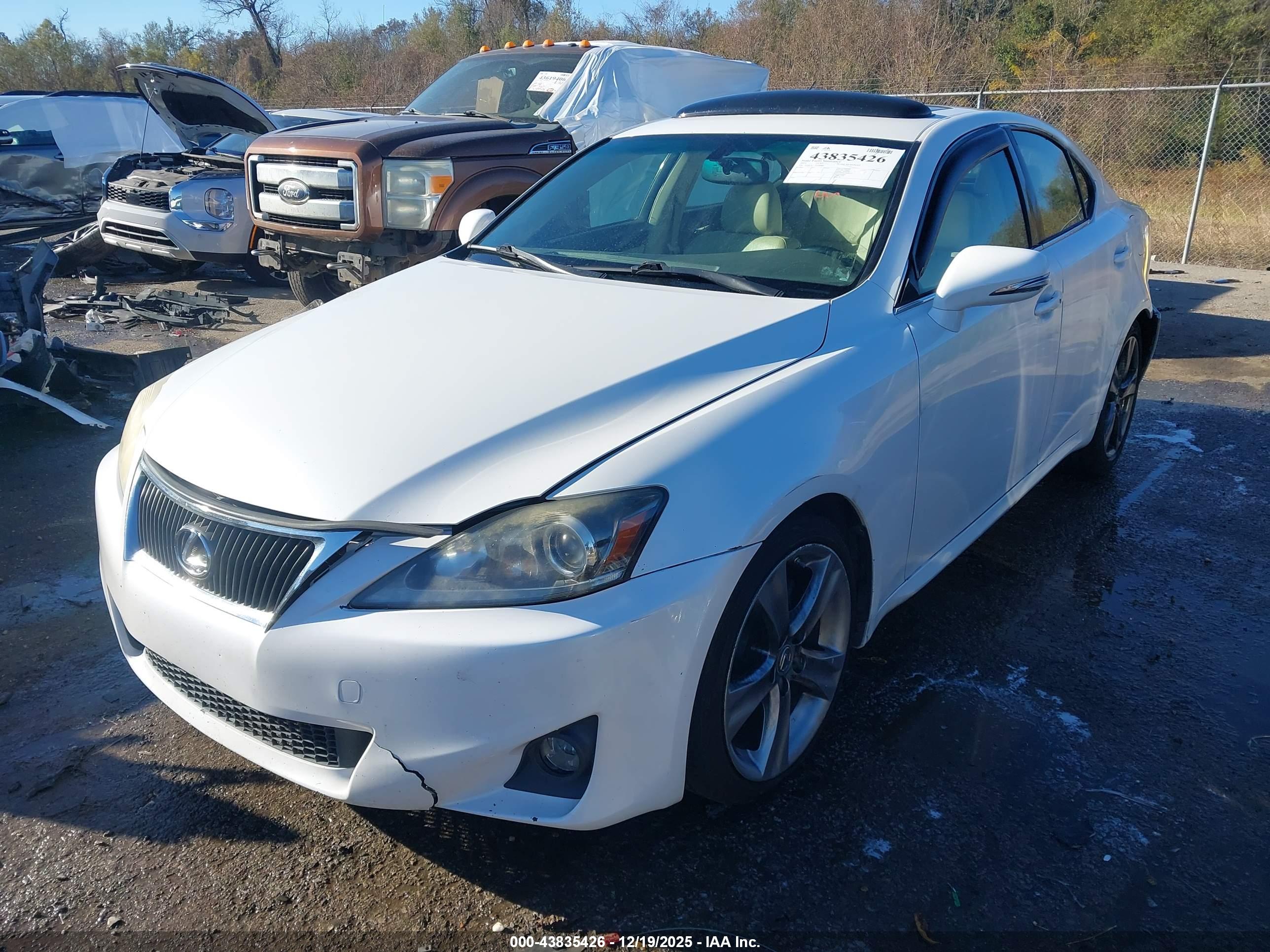 LEXUS IS image 2