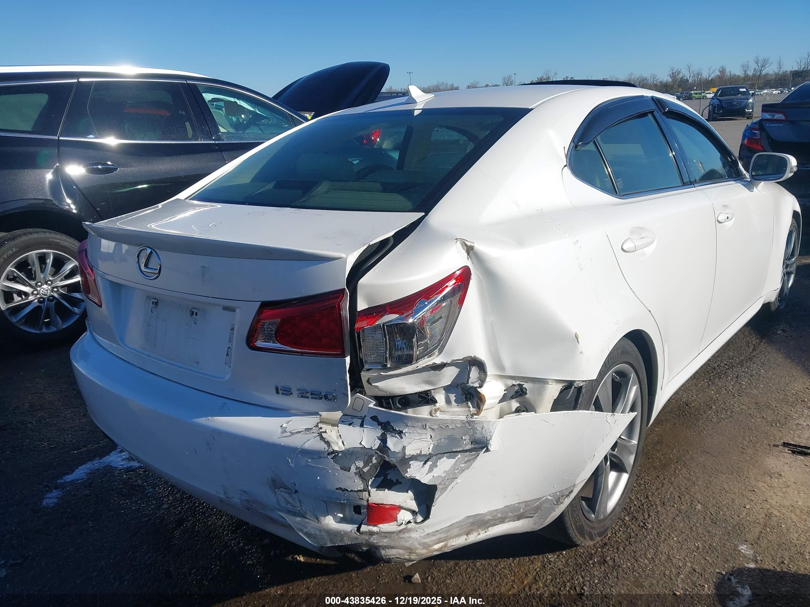 LEXUS IS image 4