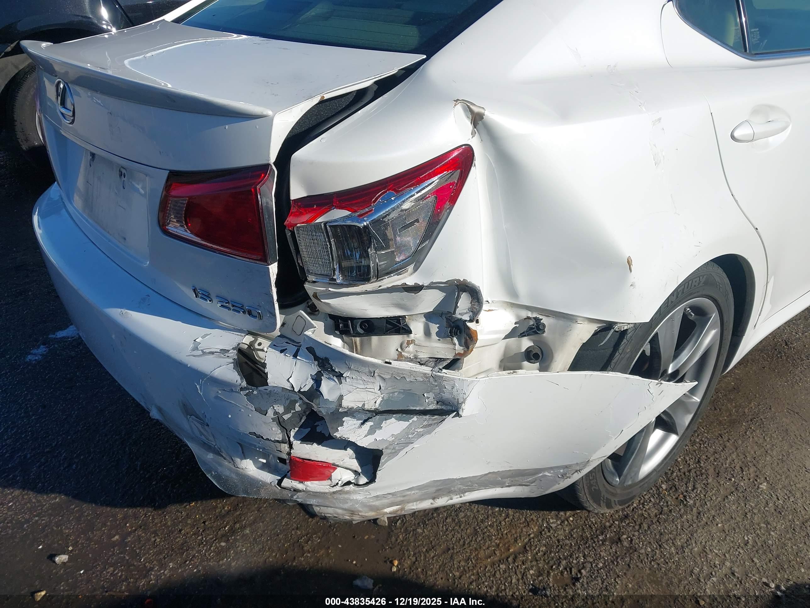 LEXUS IS image 6