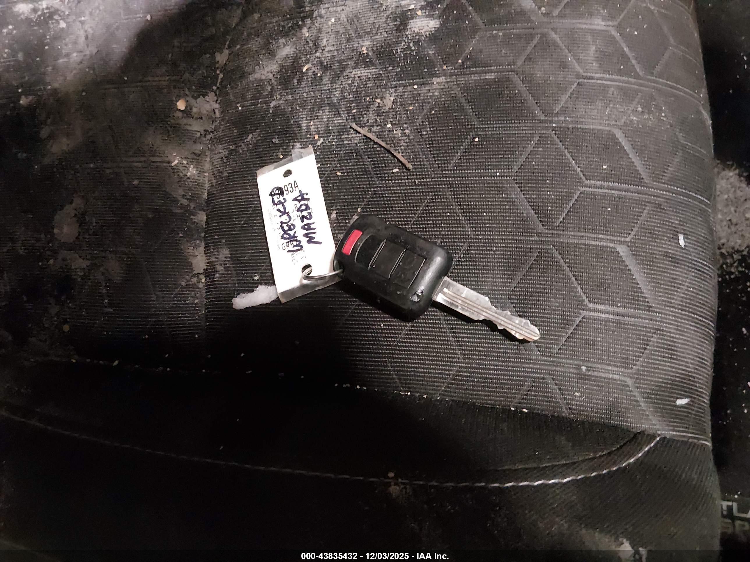 MITSUBISHI OUTLANDER image 11