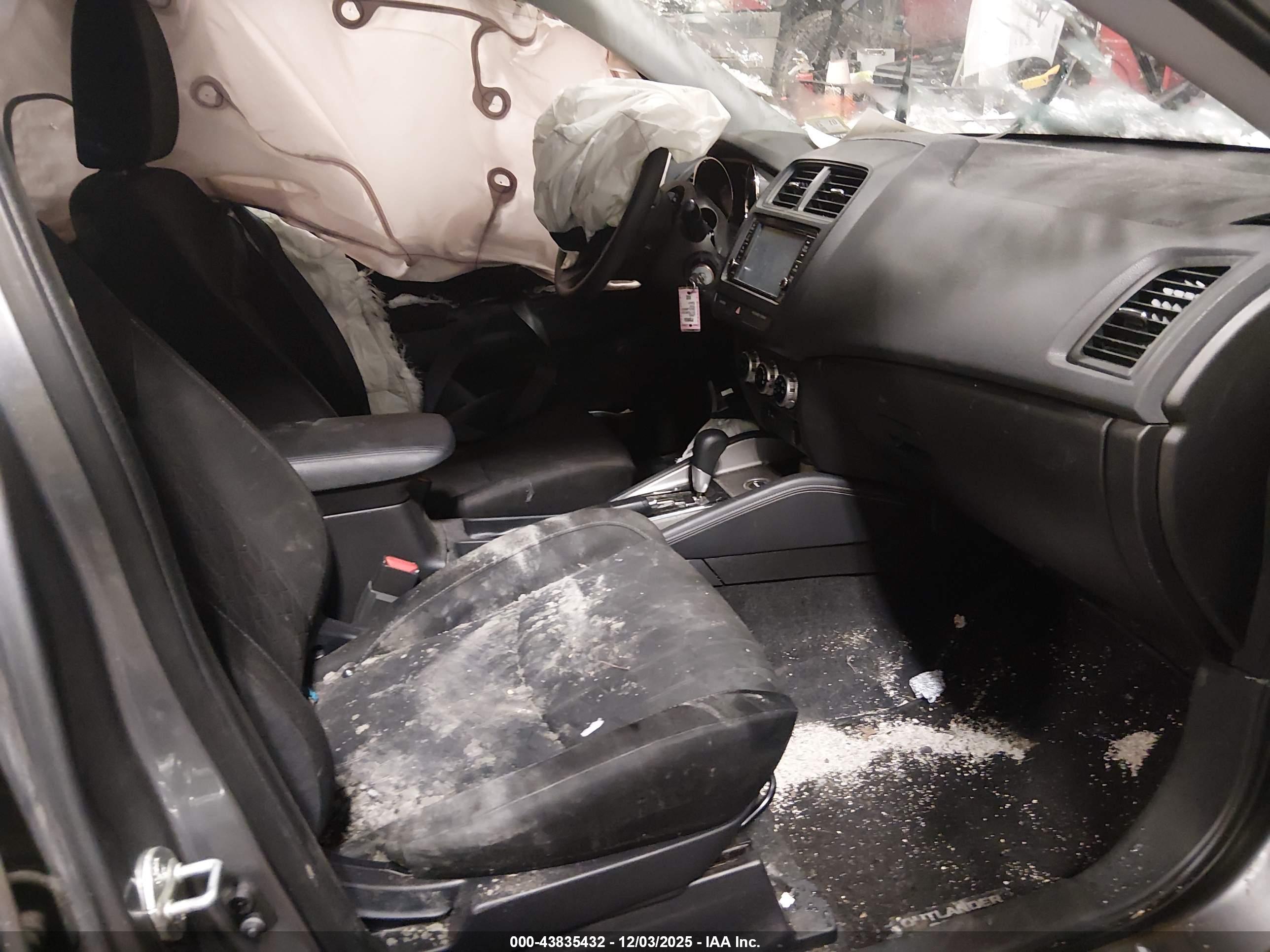 MITSUBISHI OUTLANDER image 5