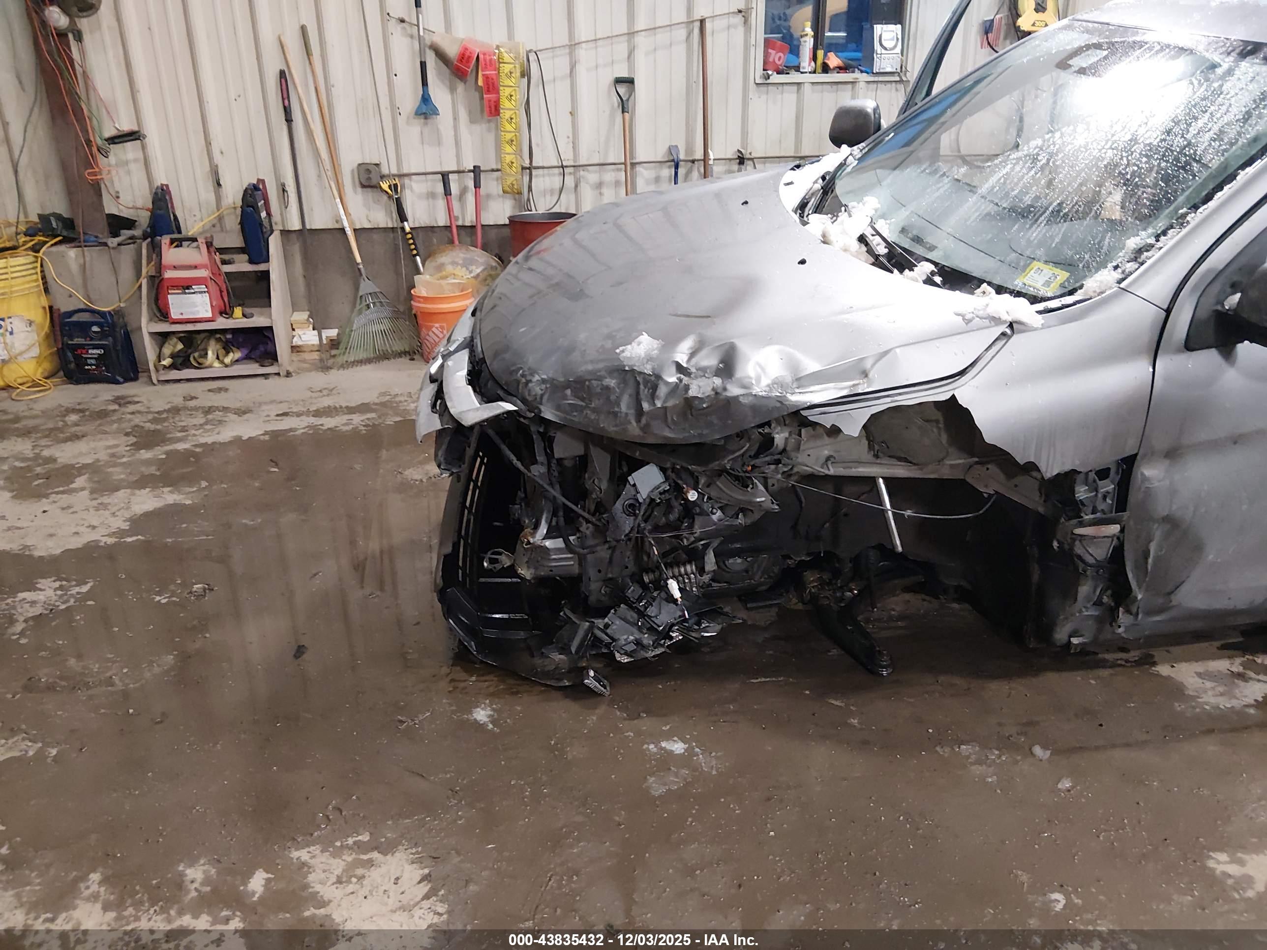 MITSUBISHI OUTLANDER image 6