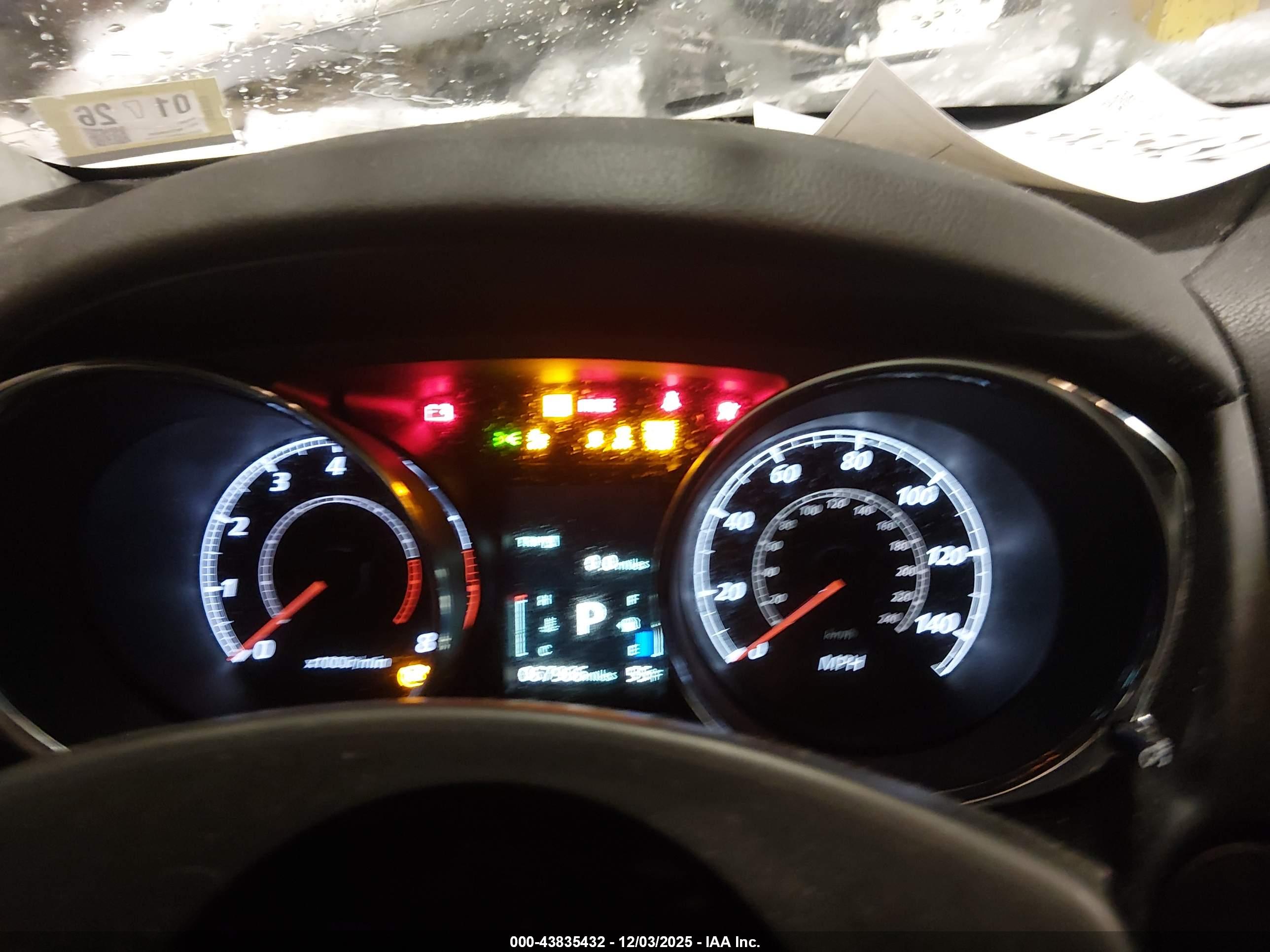 MITSUBISHI OUTLANDER image 7