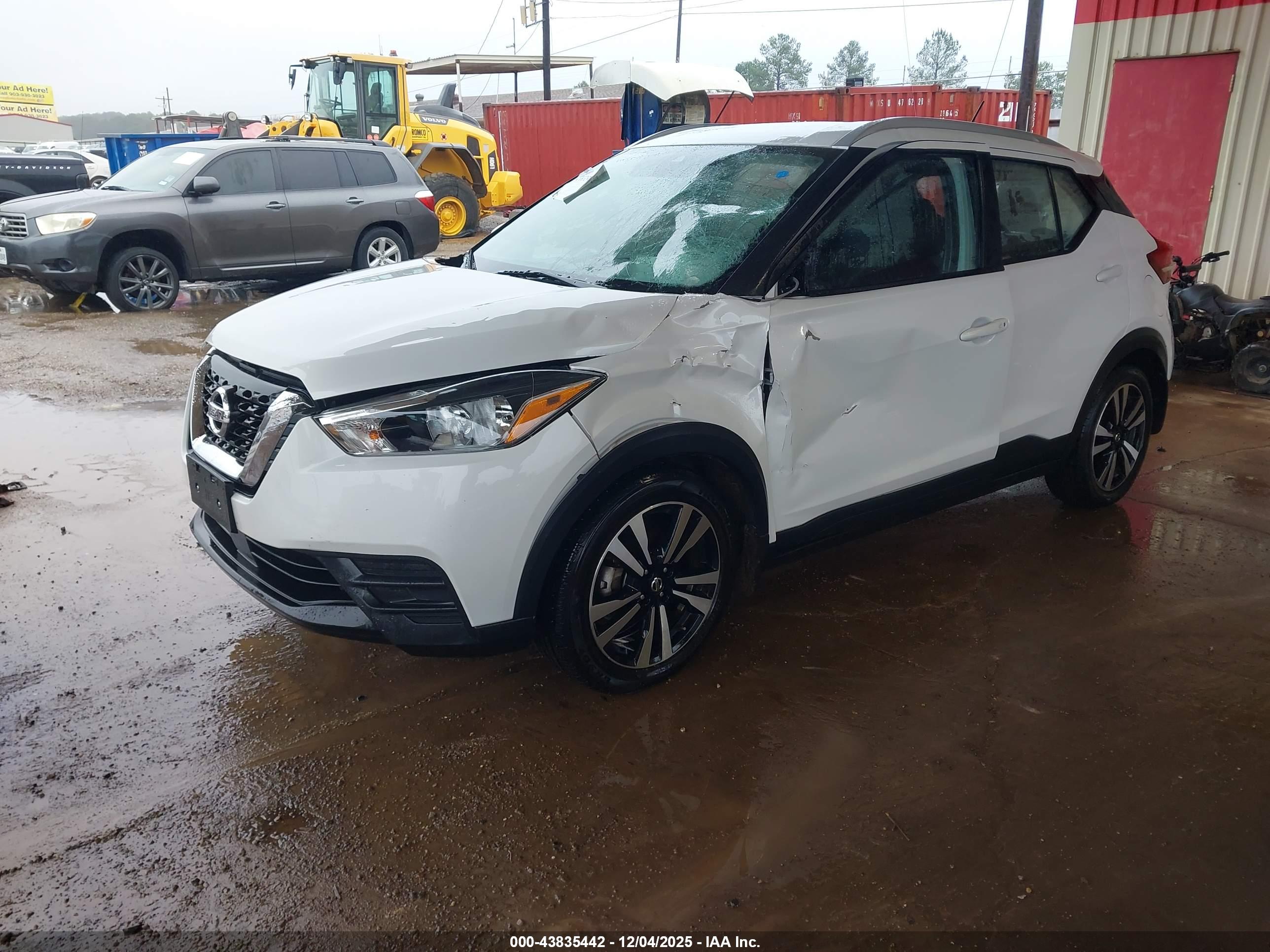 NISSAN KICKS image 2