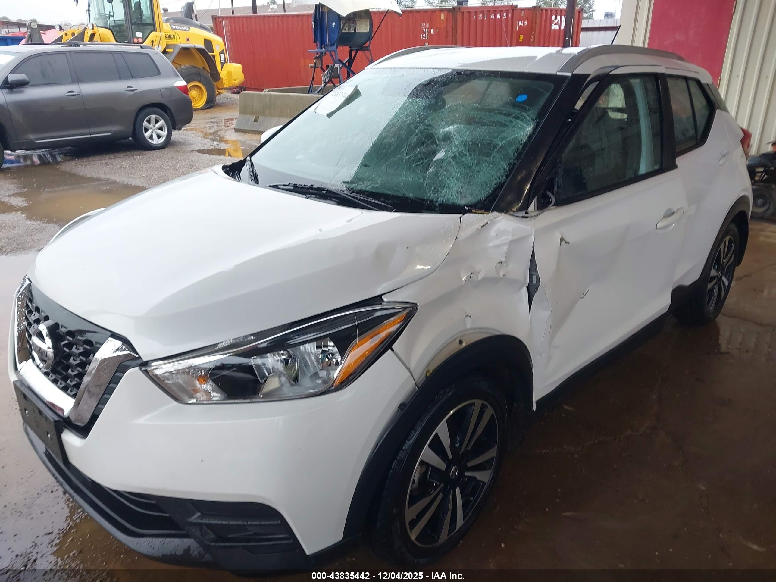 NISSAN KICKS image 6