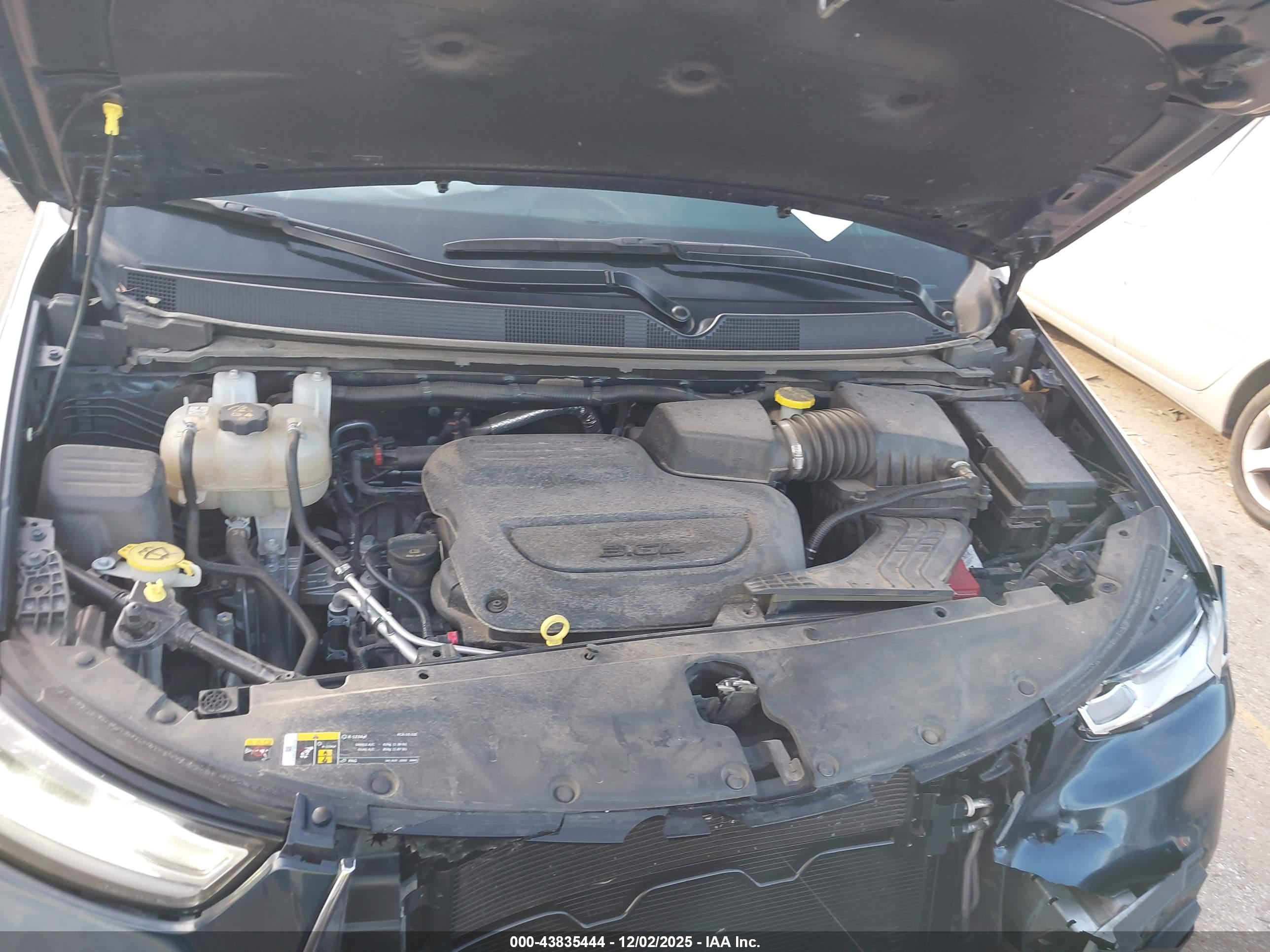 CHRYSLER PACIFICA image 10