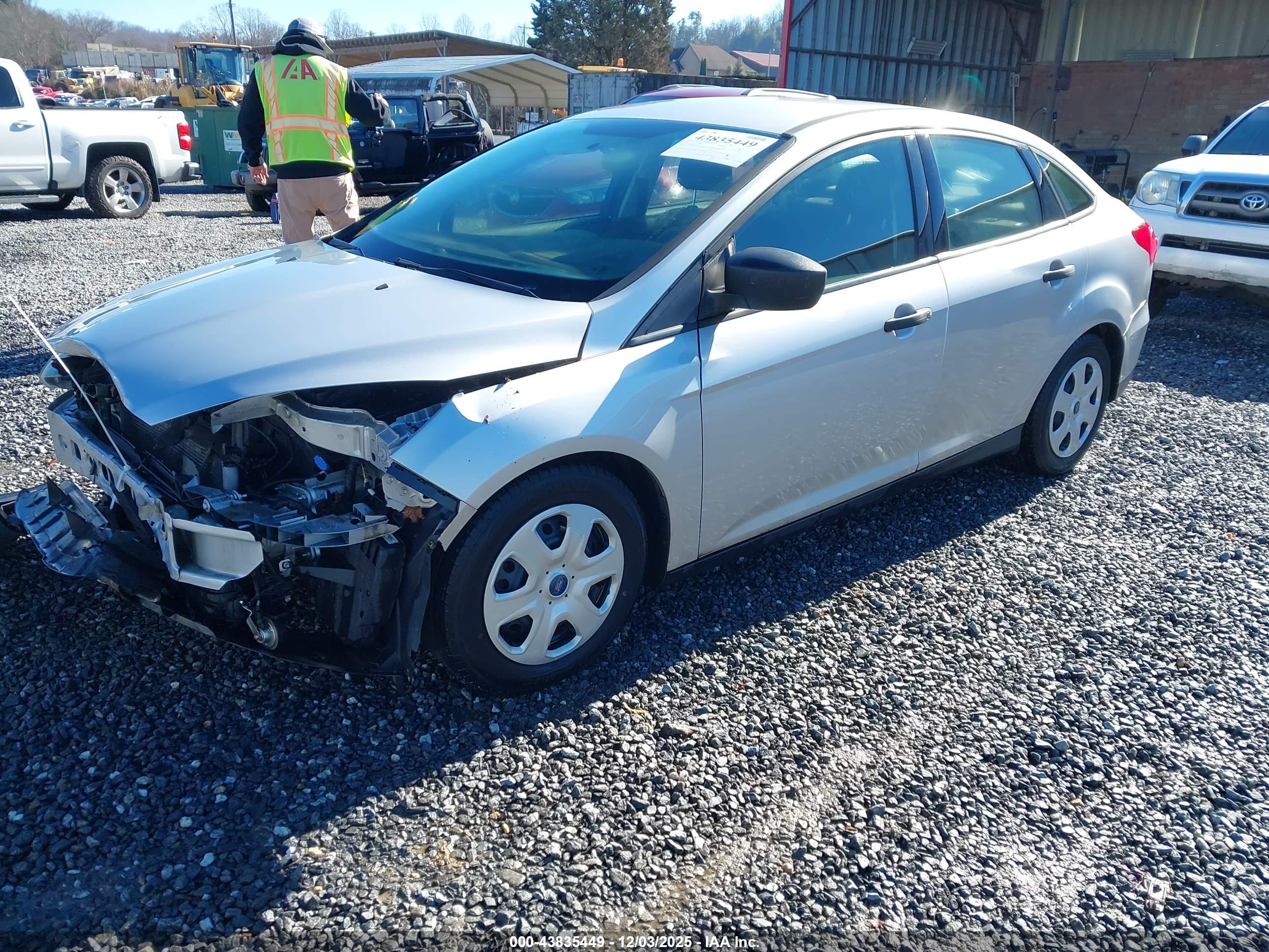 FORD FOCUS image 2
