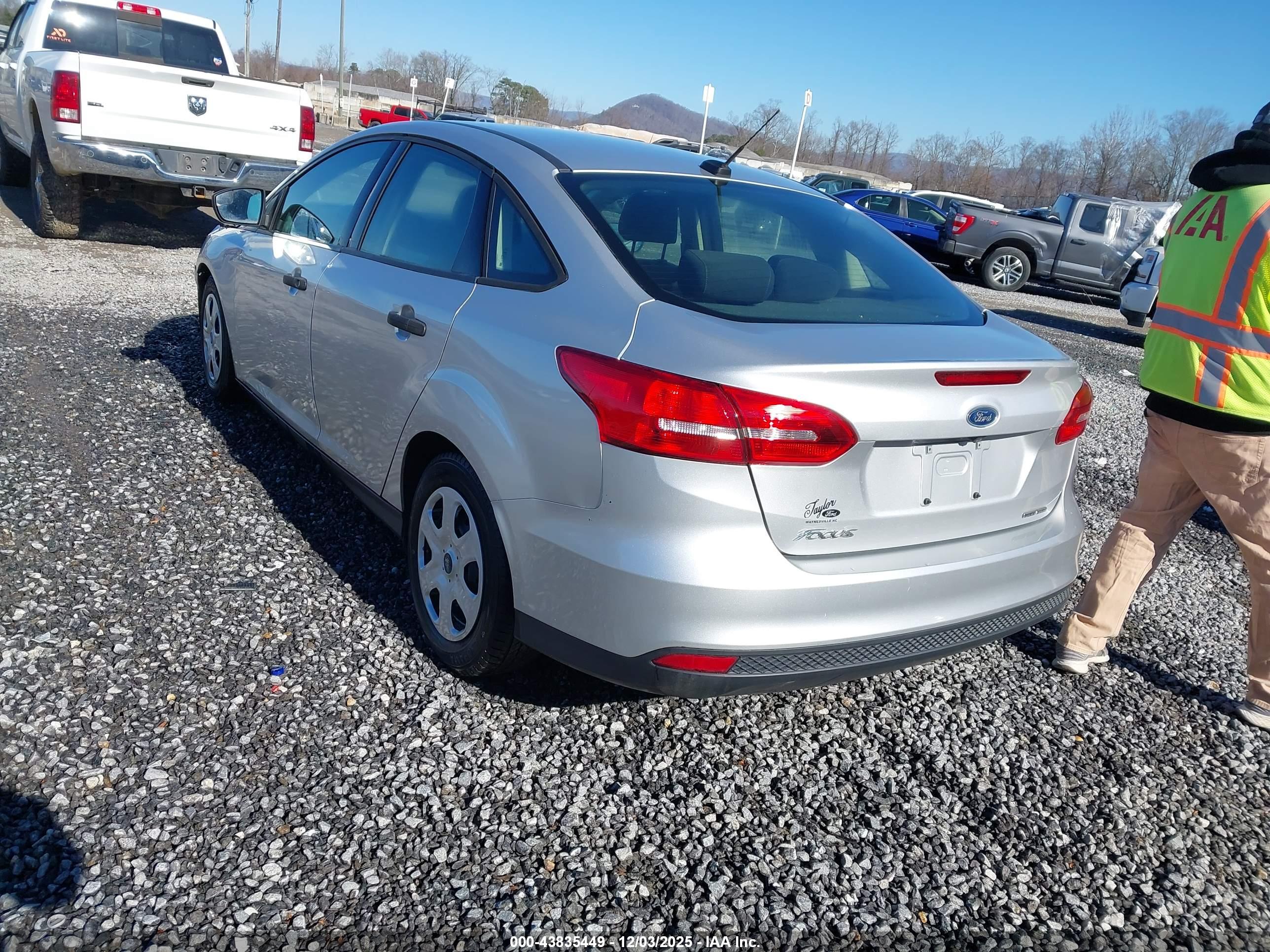 FORD FOCUS image 3
