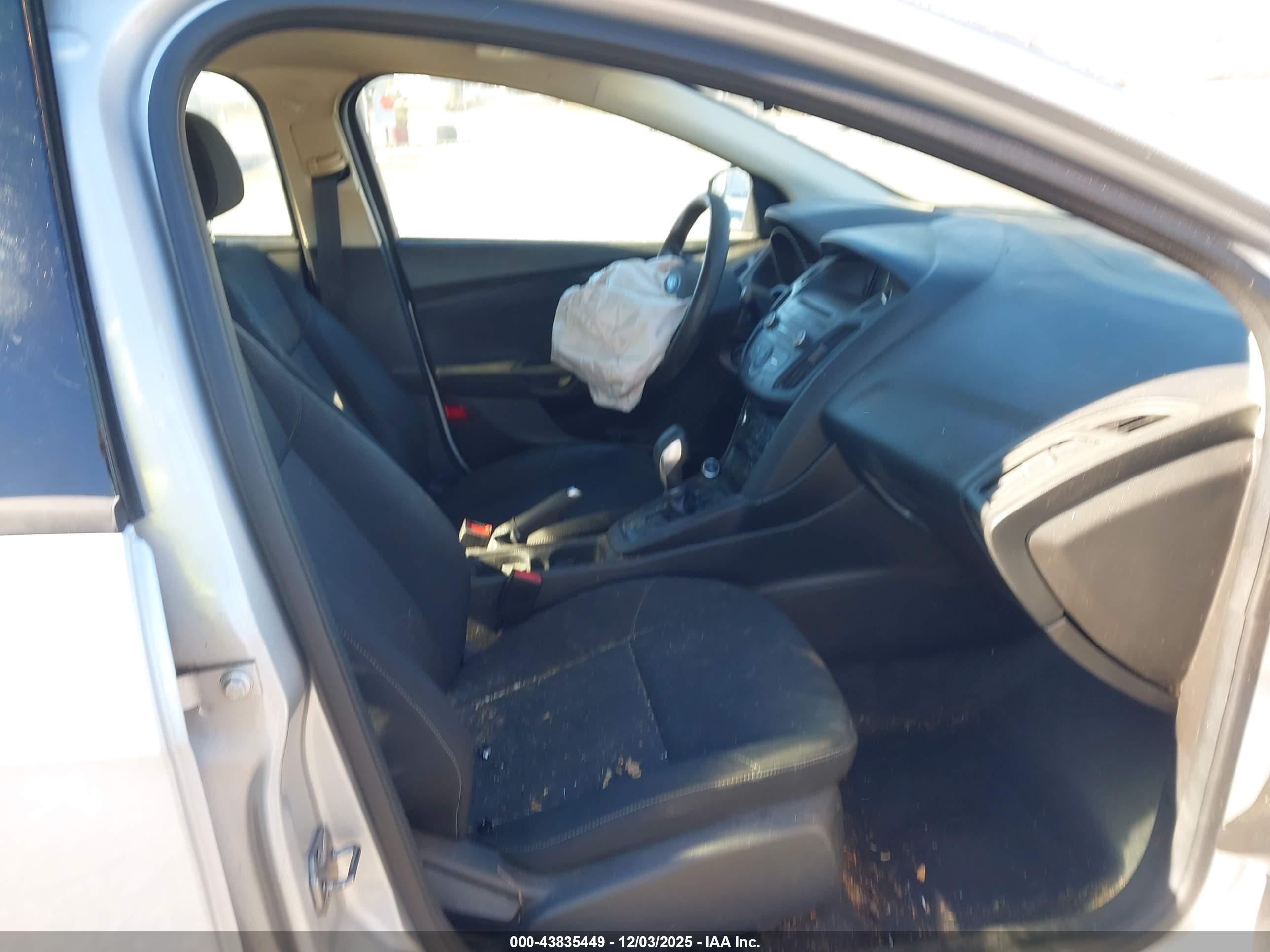 FORD FOCUS image 5