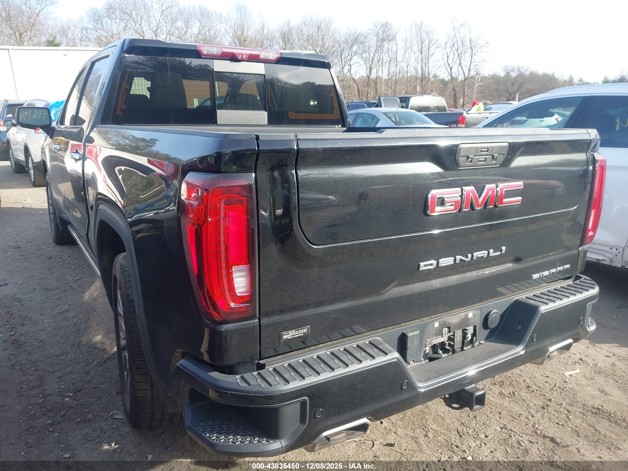 GMC SIERRA image 3