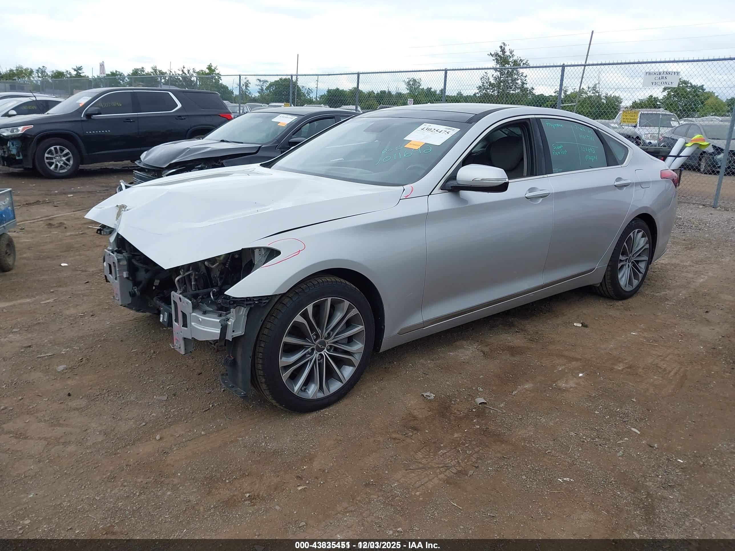 HYUNDAI GENESIS image 2