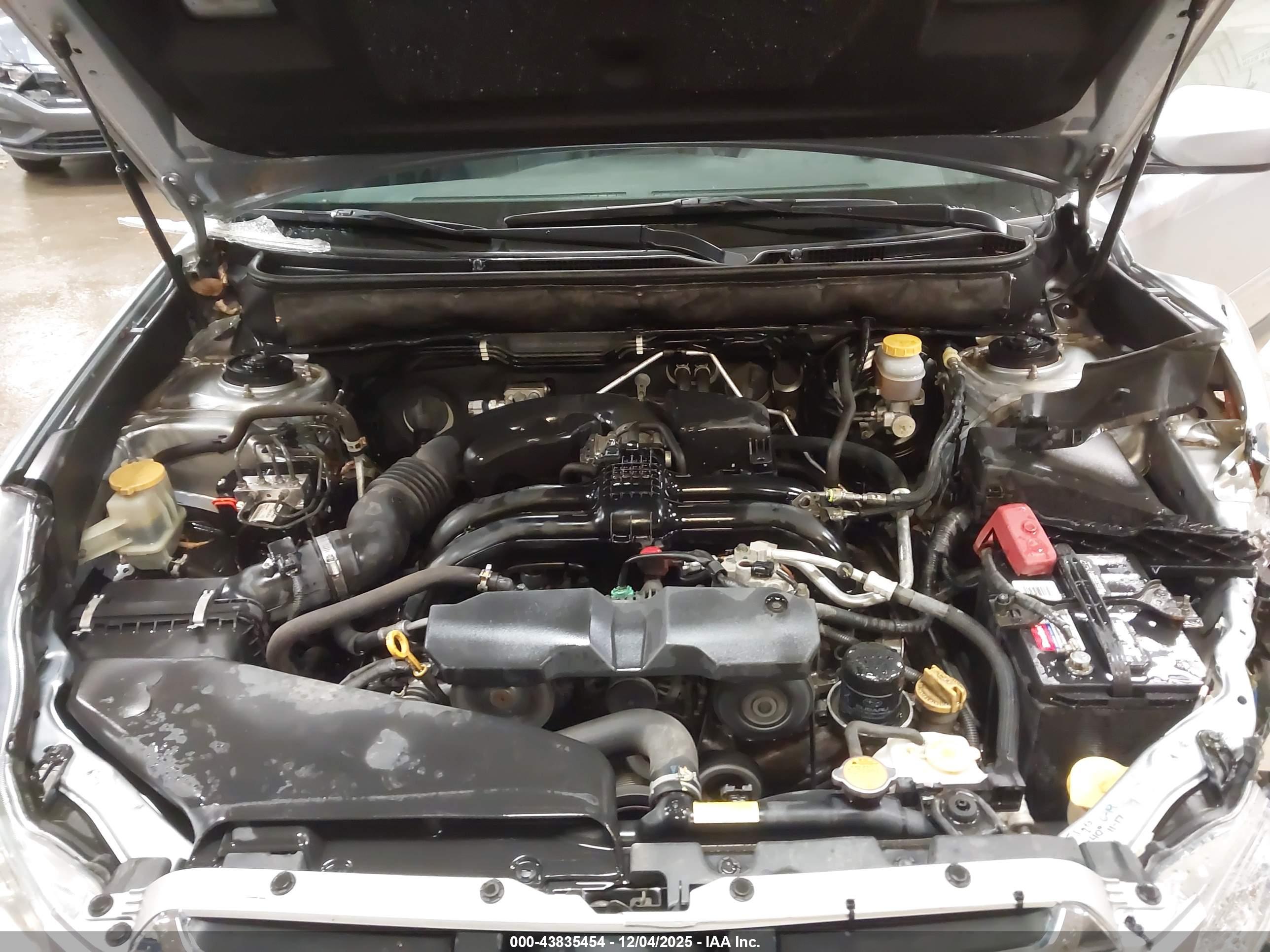 SUBARU OUTBACK image 10