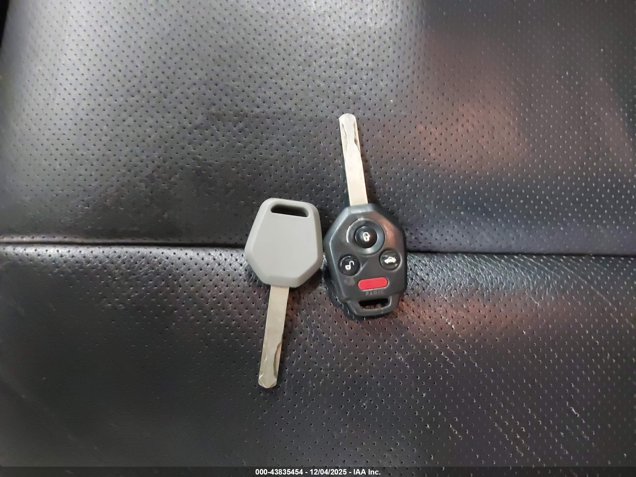 SUBARU OUTBACK image 11