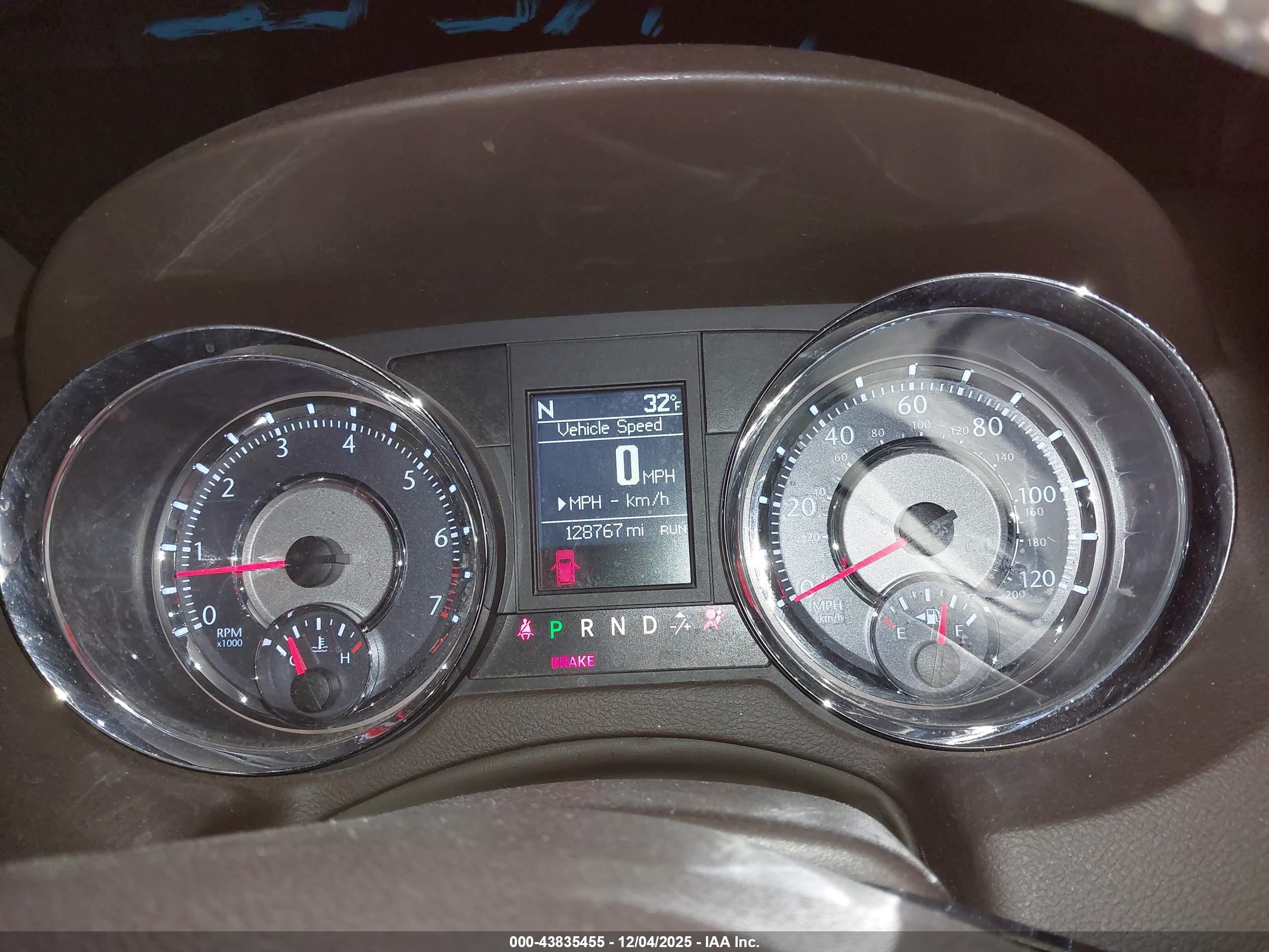 CHRYSLER TOWN image 7