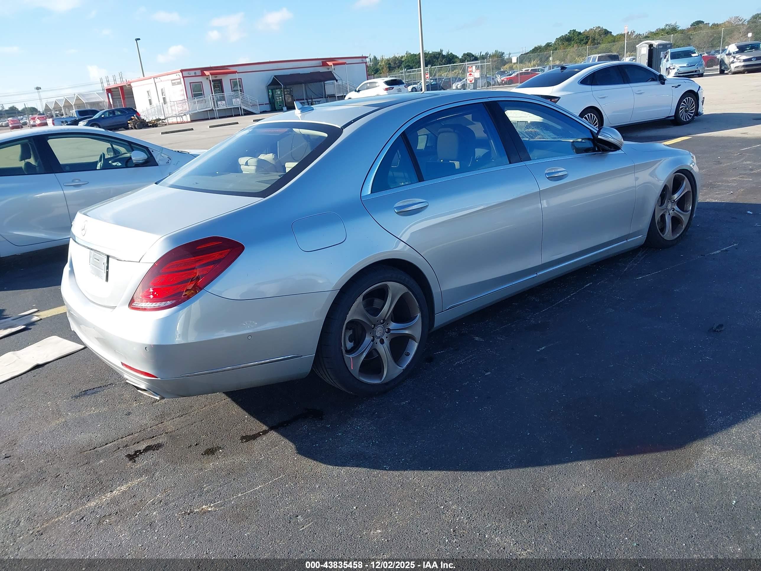MERCEDES-BENZ S image 4