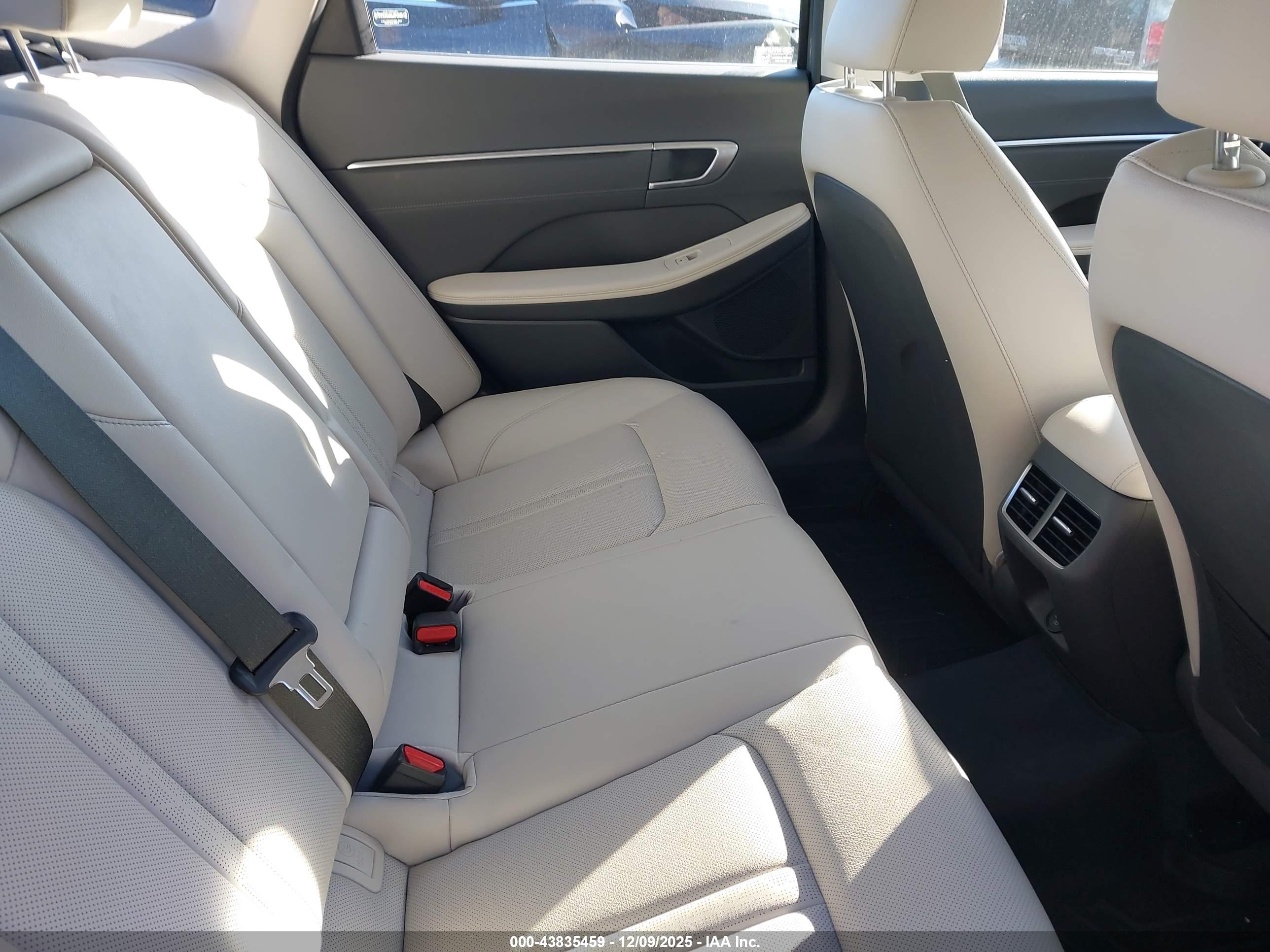 HYUNDAI SONATA image 8