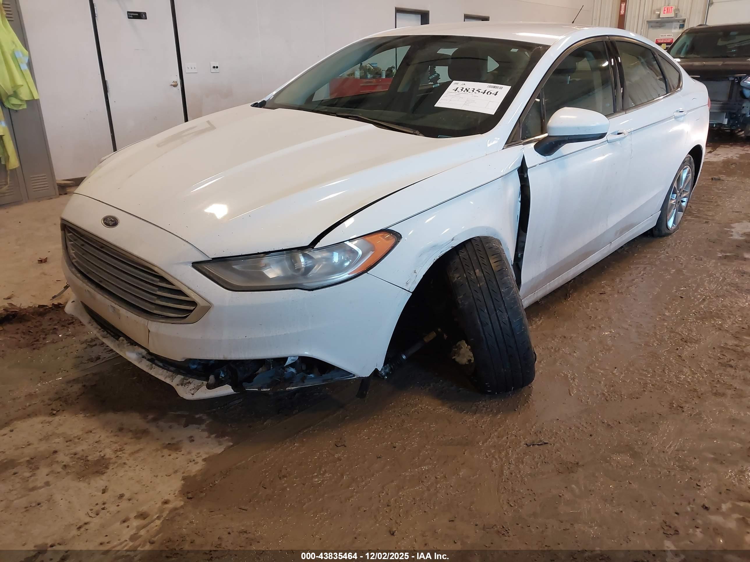 FORD FUSION image 6