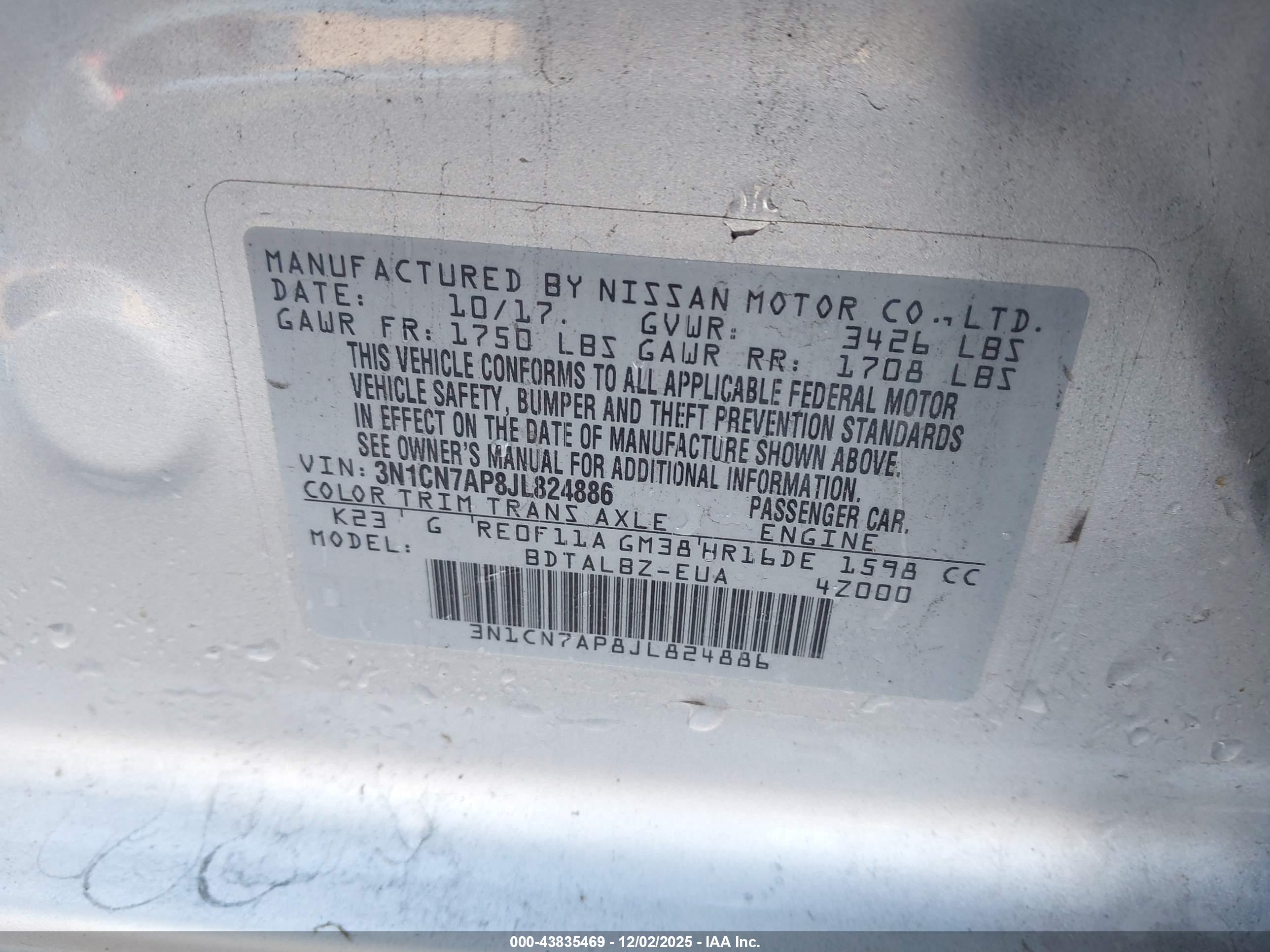 NISSAN VERSA image 9