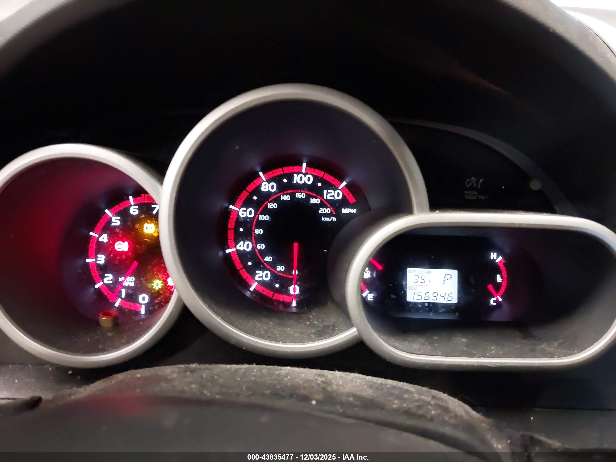 PONTIAC VIBE image 7