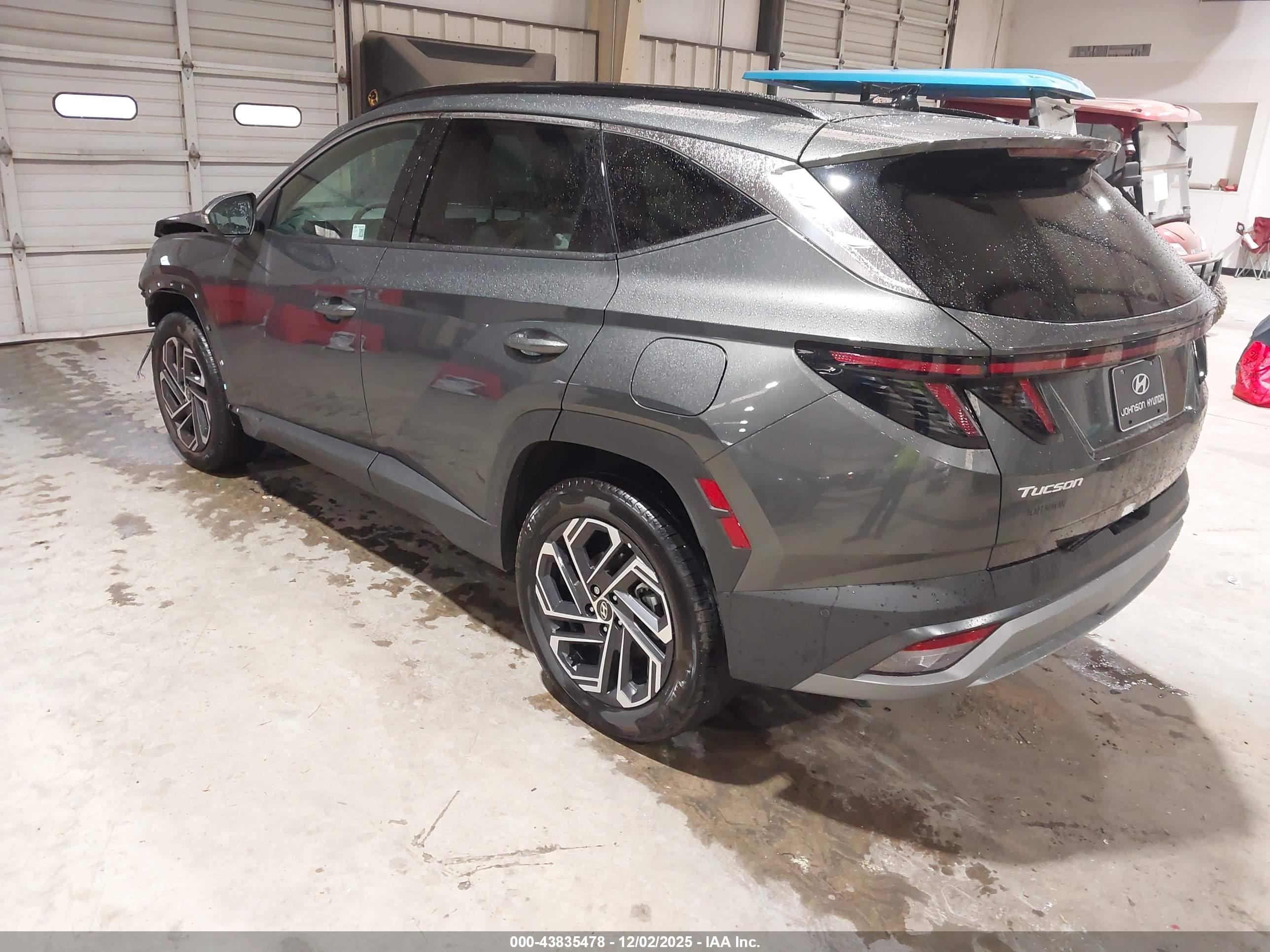 HYUNDAI TUCSON image 3