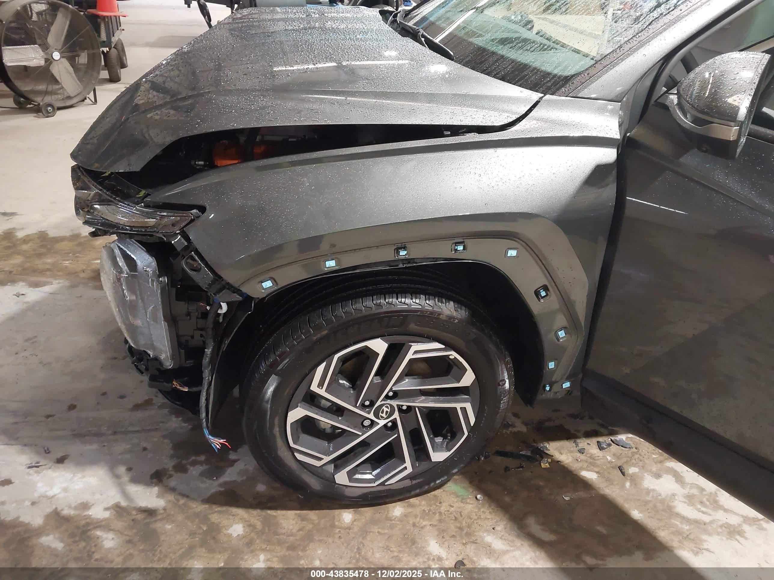 HYUNDAI TUCSON image 6
