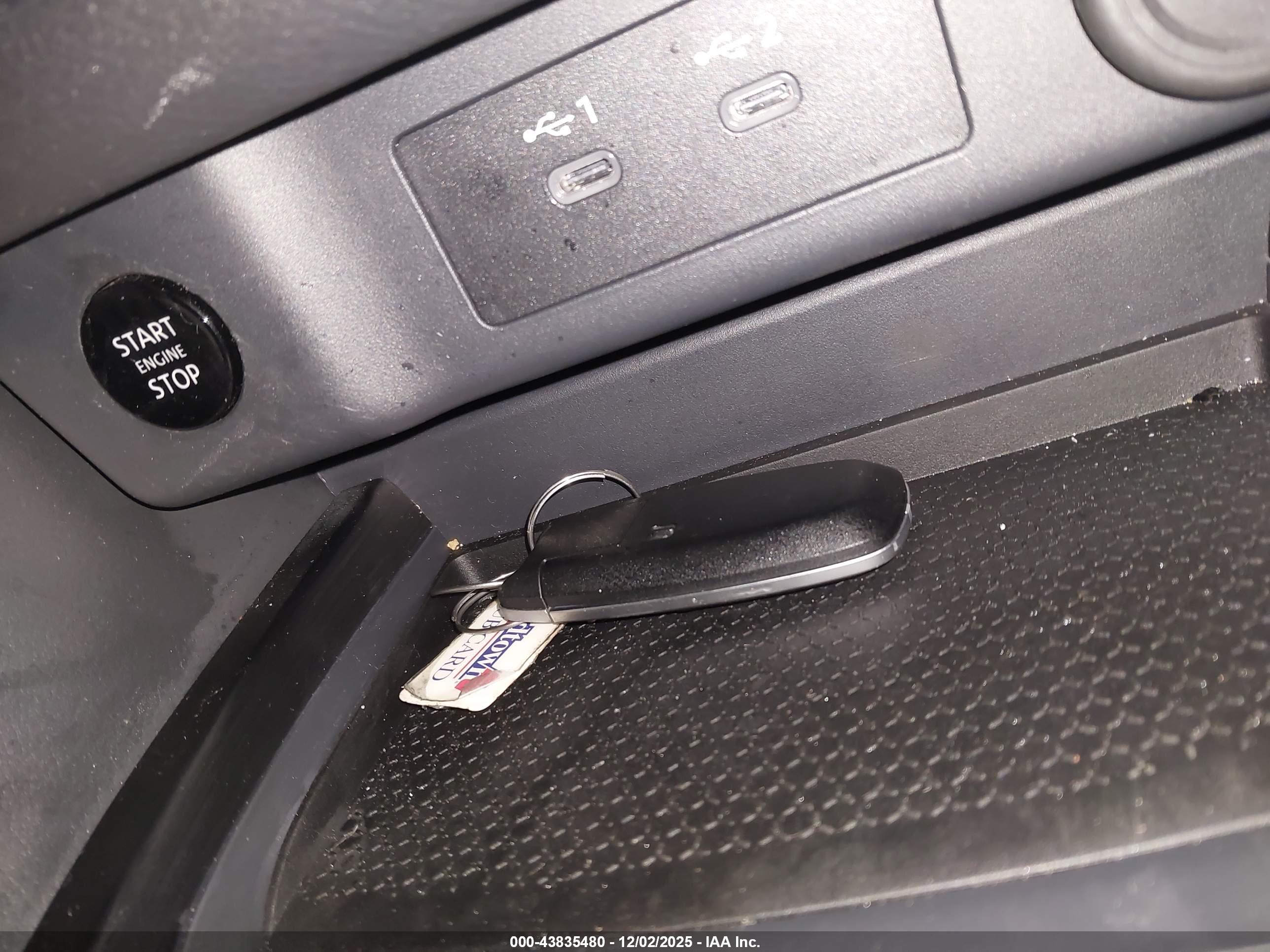 NISSAN ROGUE image 11