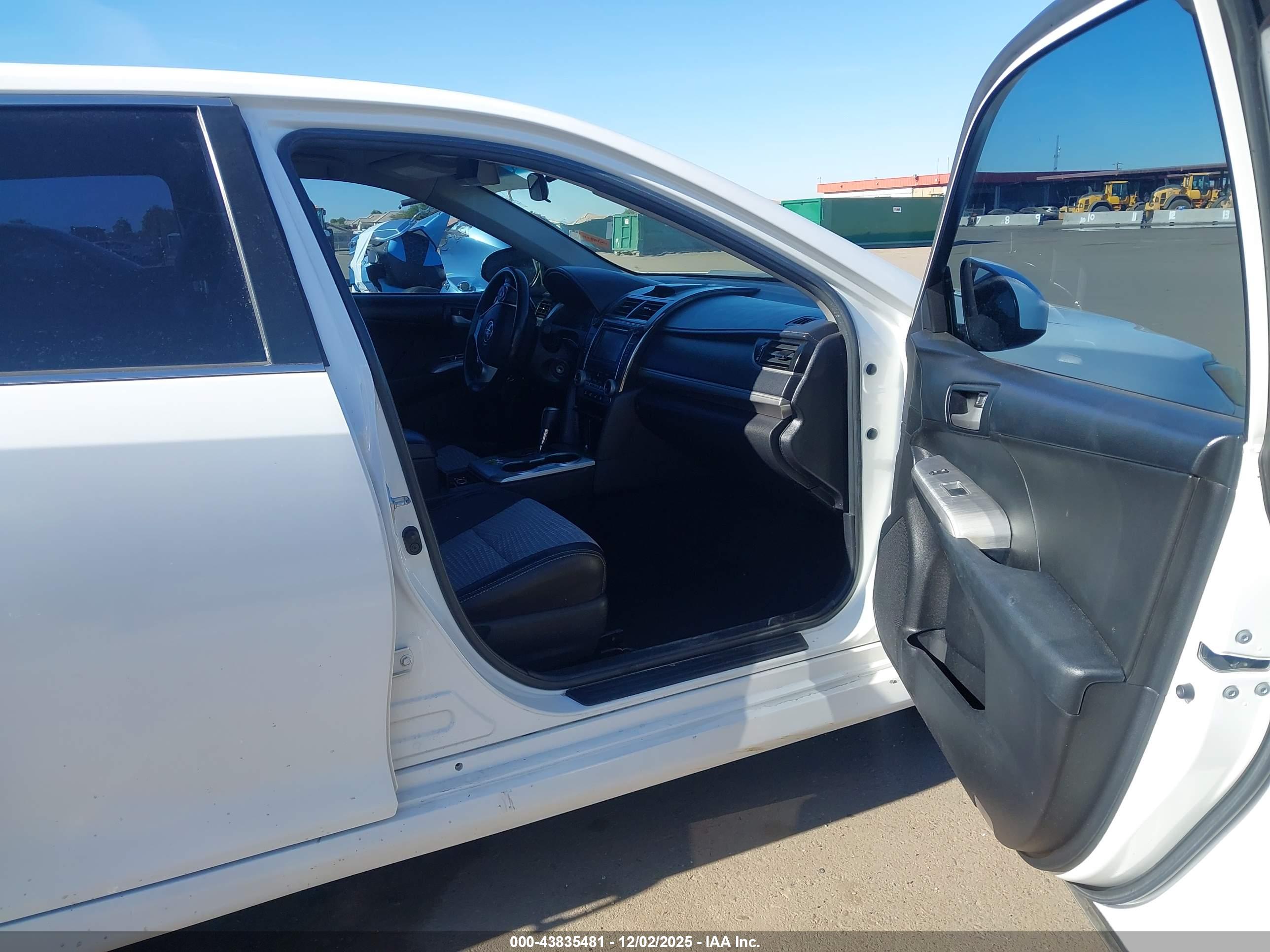 TOYOTA CAMRY image 5