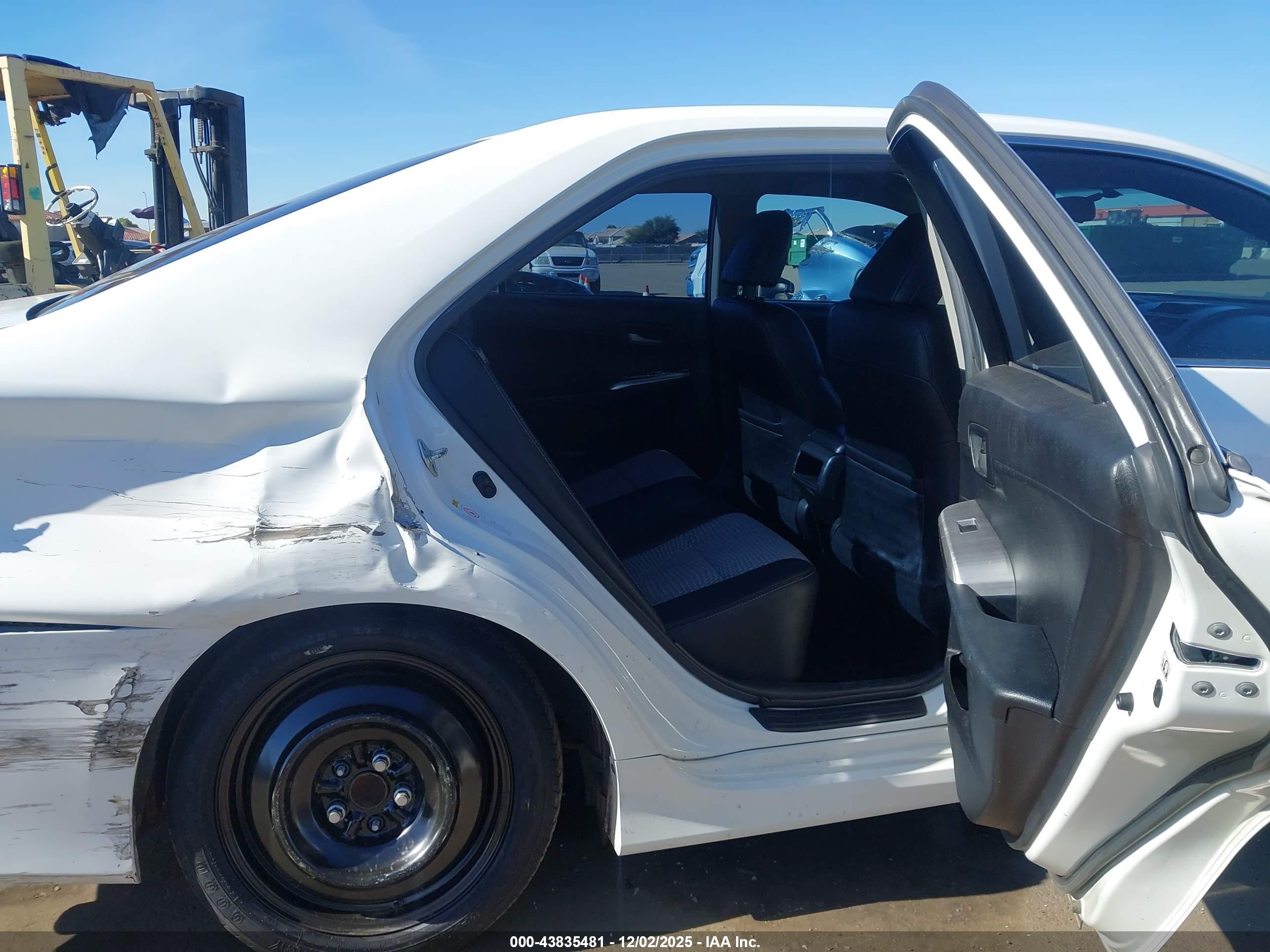 TOYOTA CAMRY image 8
