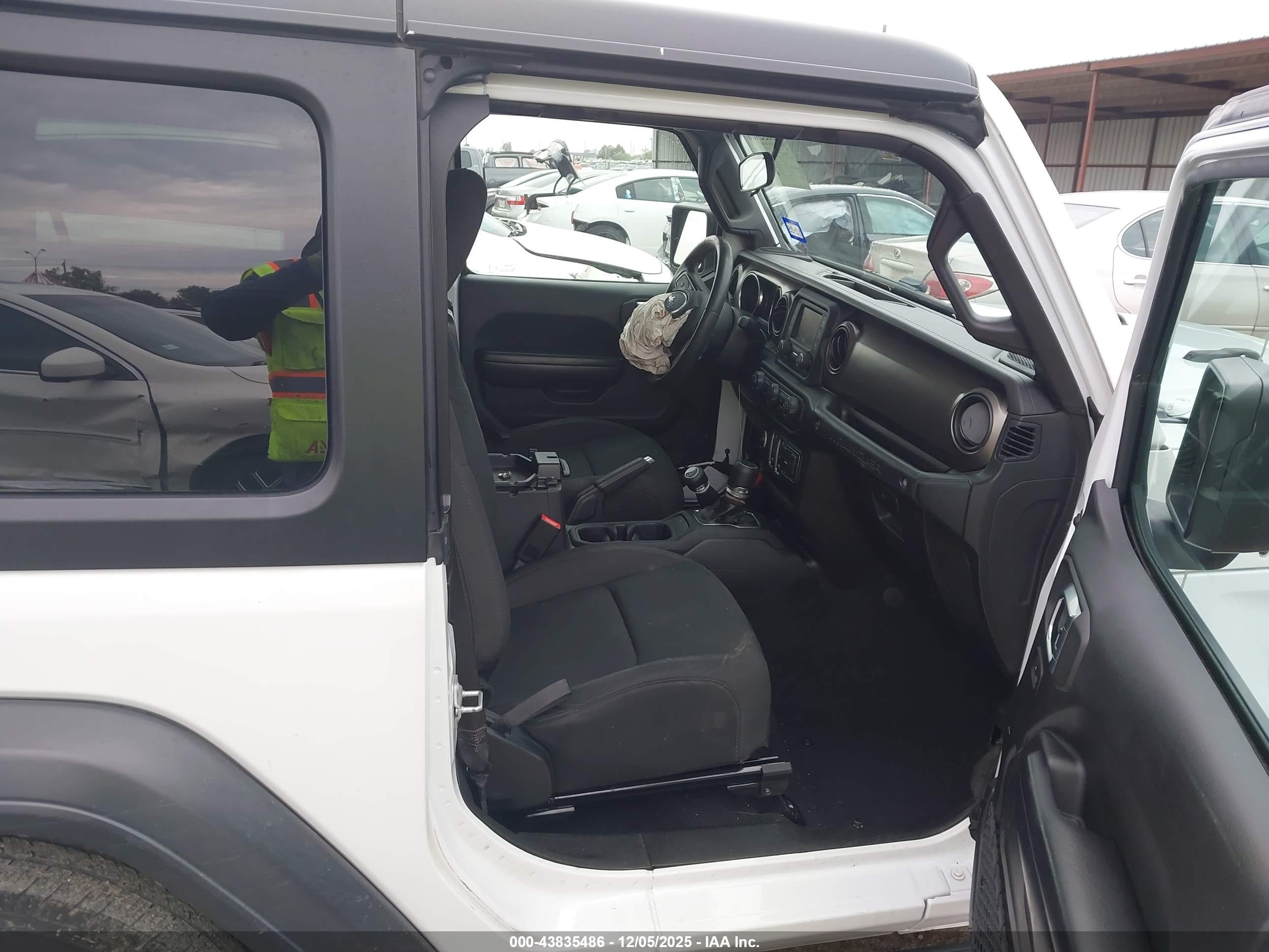 JEEP WRANGLER image 5