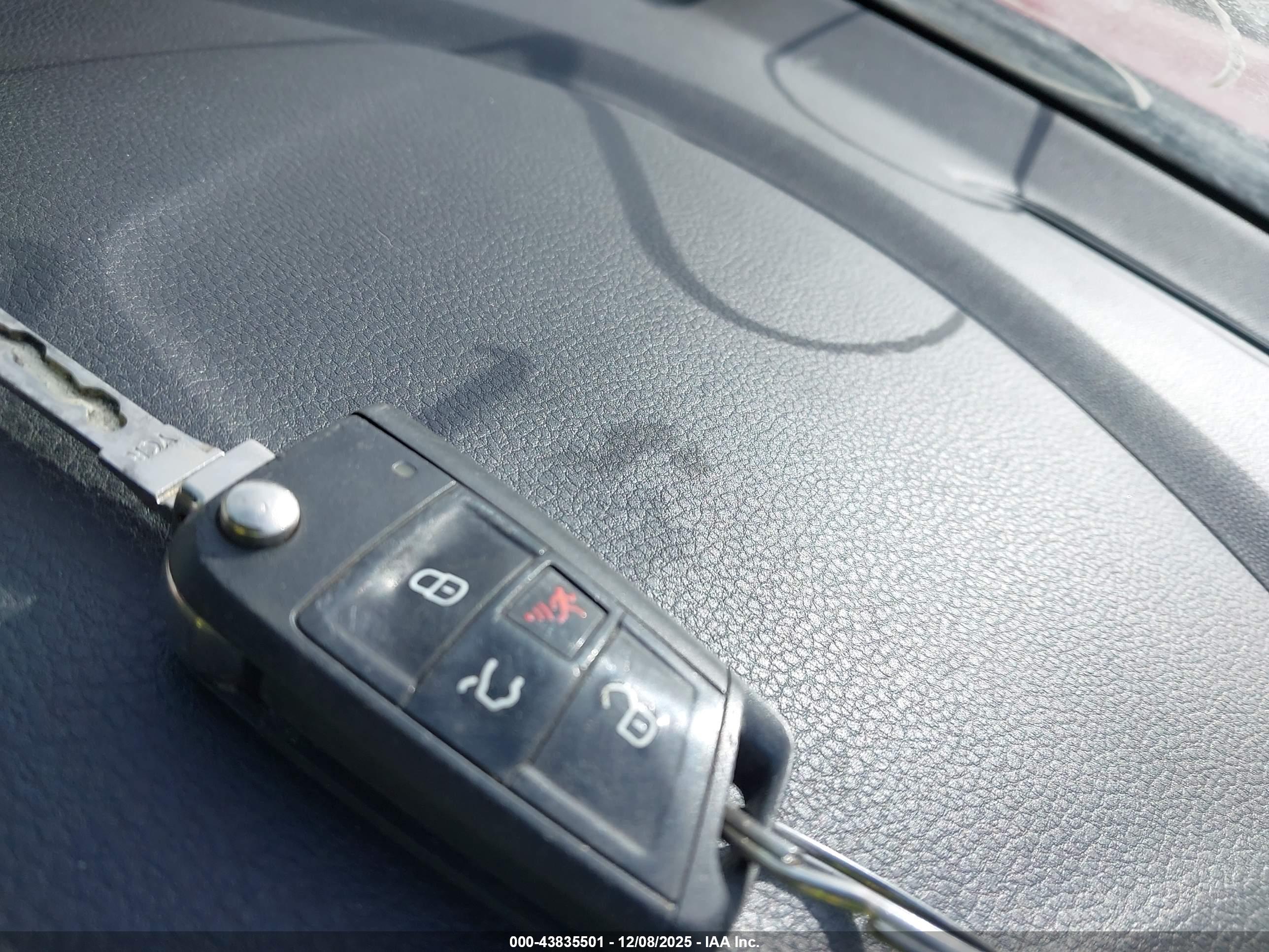 VOLKSWAGEN GOLF image 11