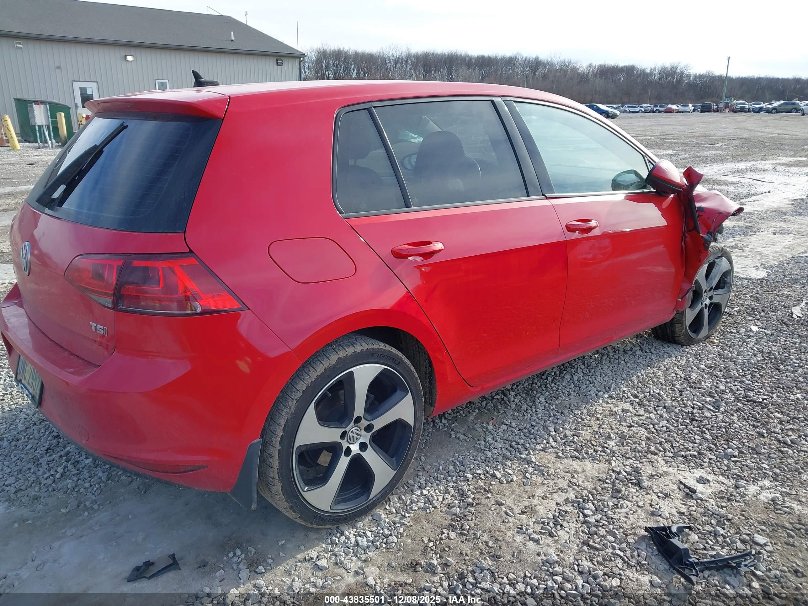 VOLKSWAGEN GOLF image 4