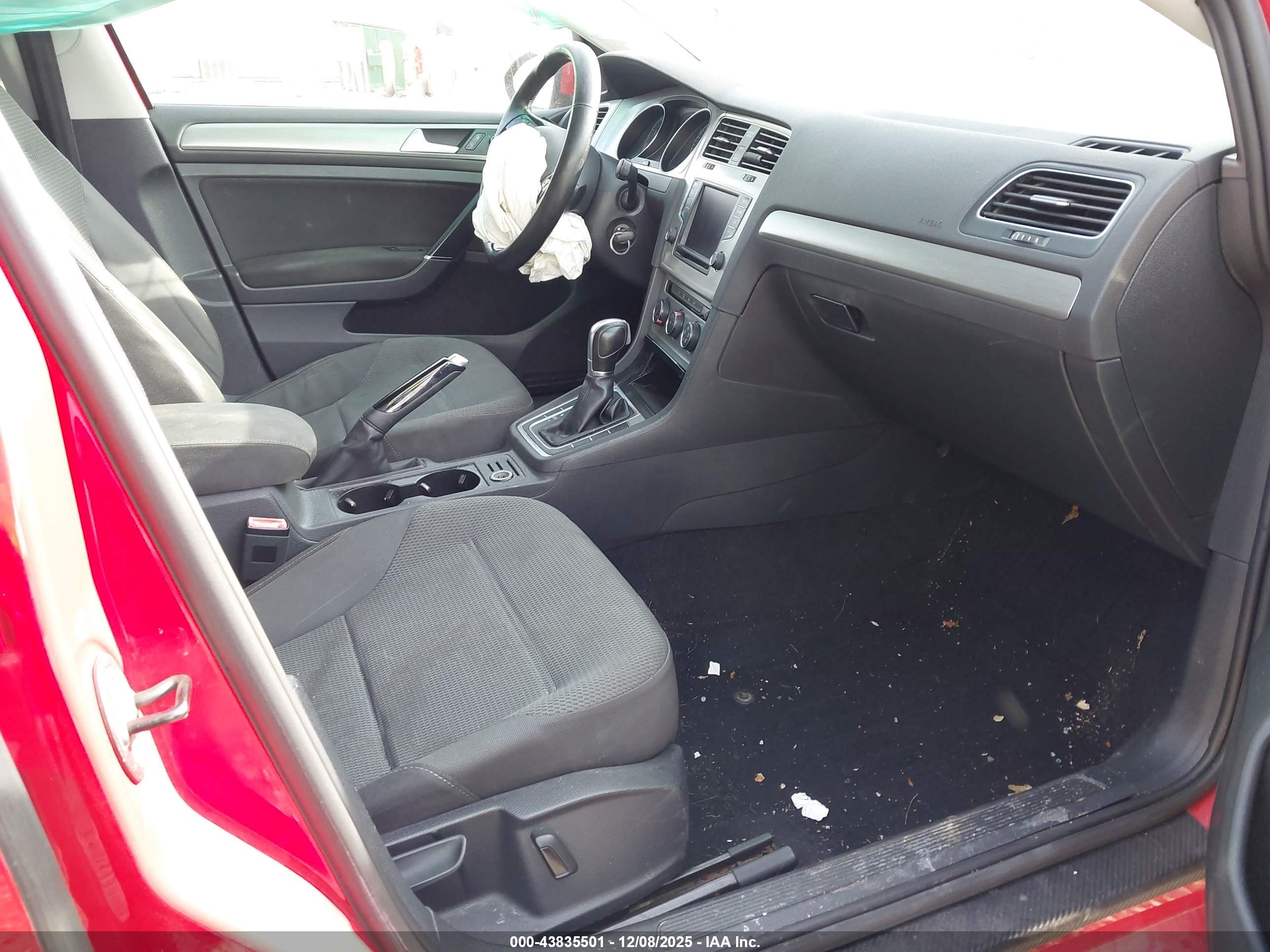 VOLKSWAGEN GOLF image 5