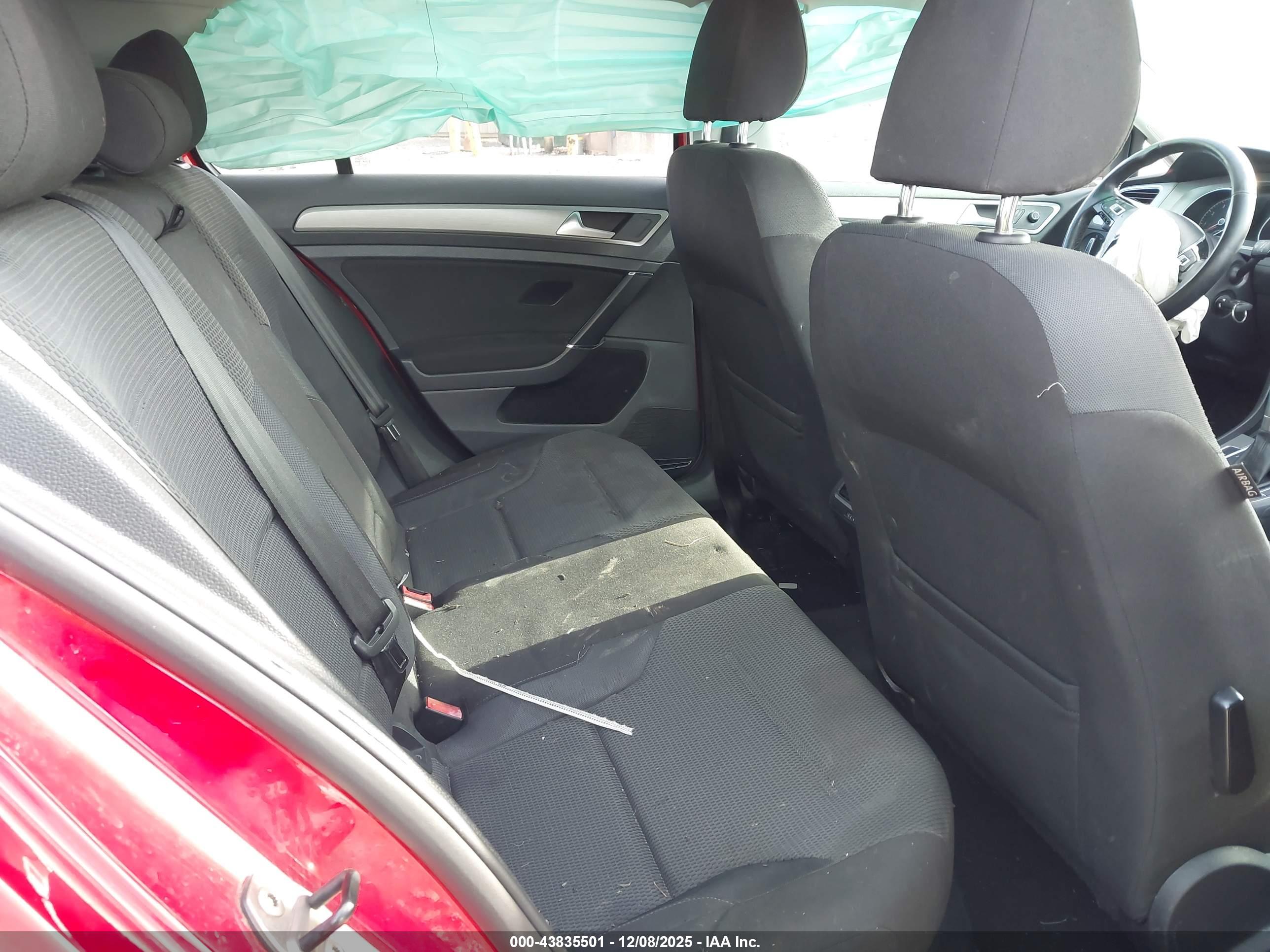 VOLKSWAGEN GOLF image 8
