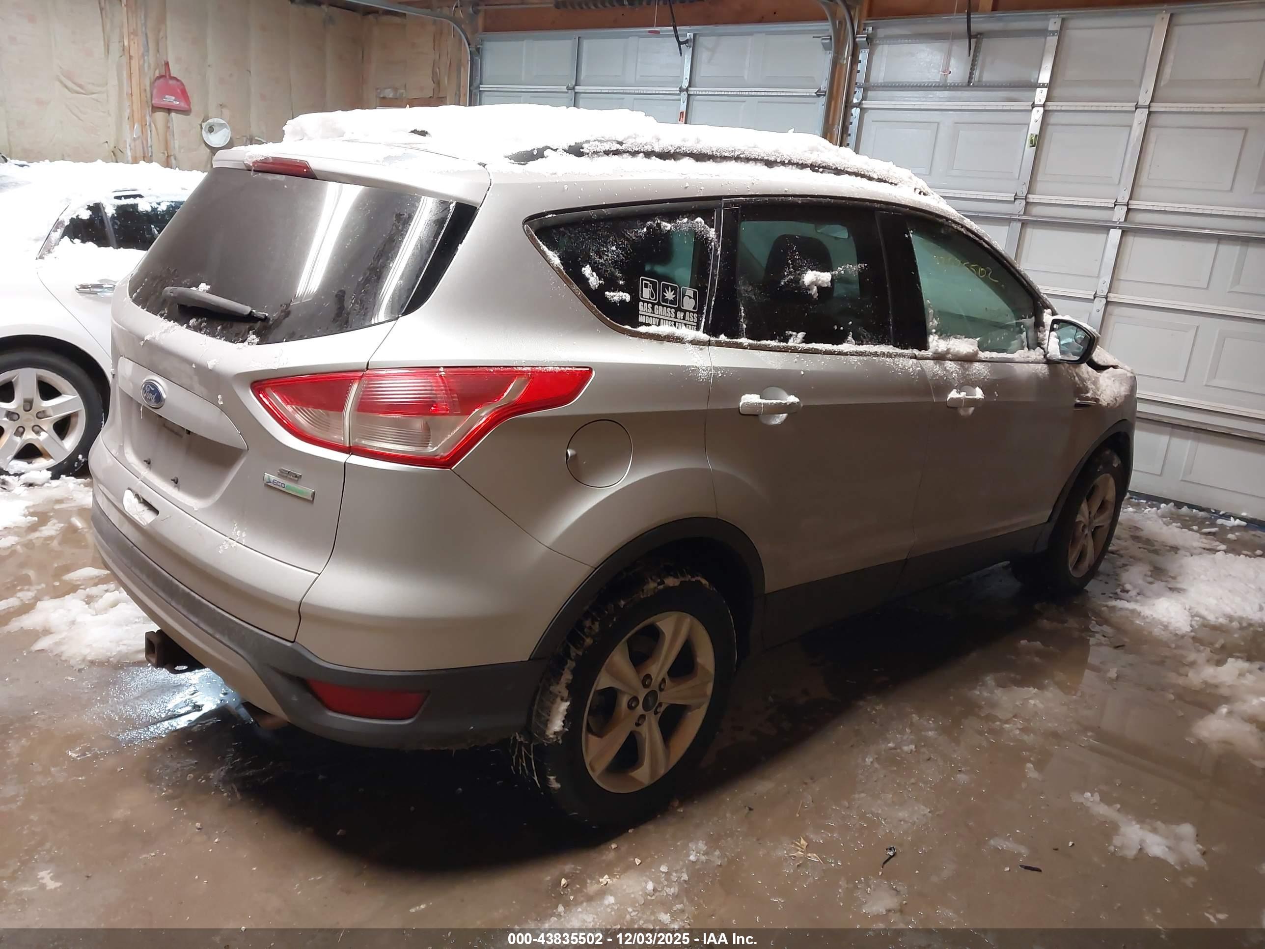 FORD ESCAPE image 4
