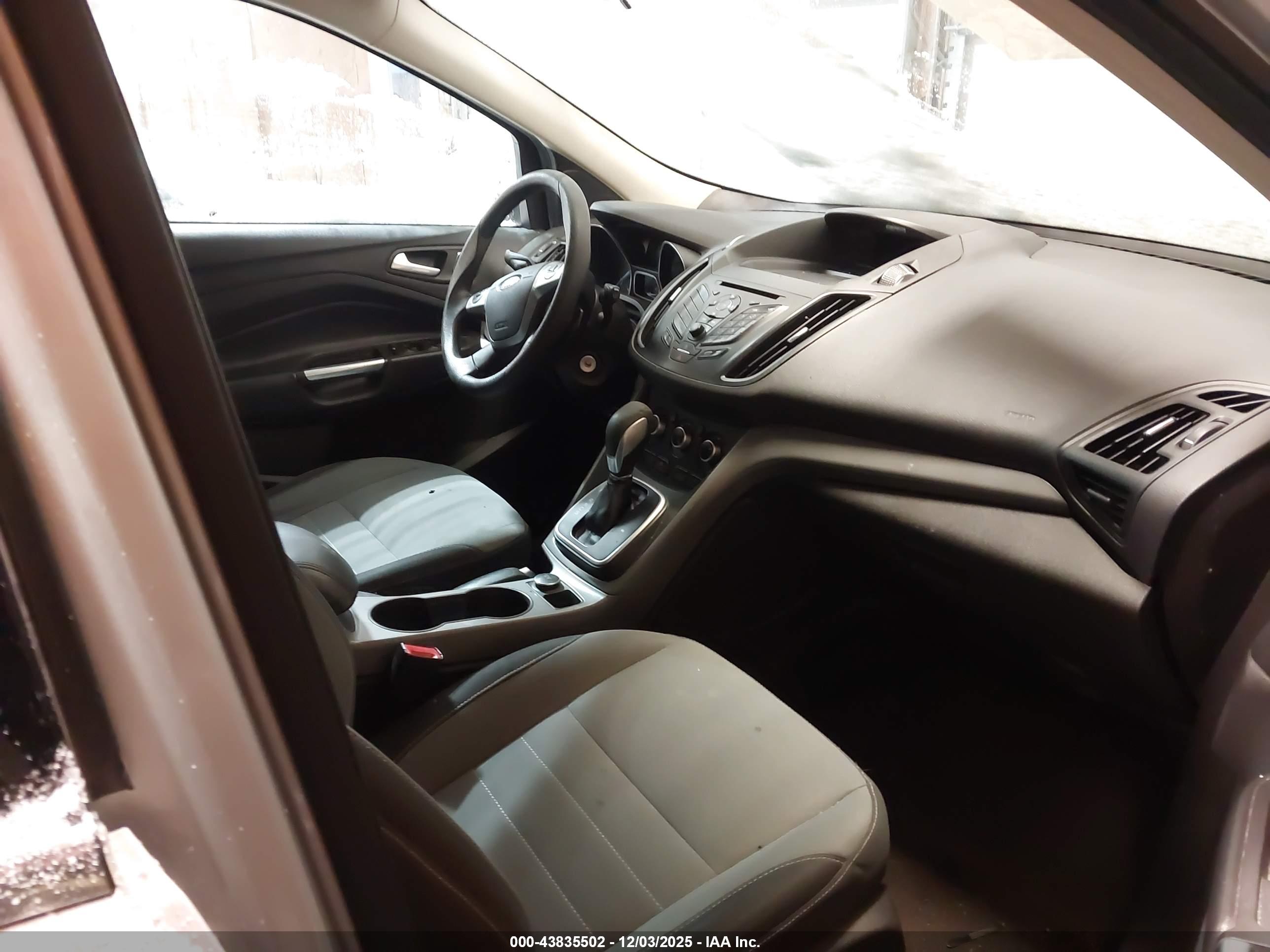 FORD ESCAPE image 5