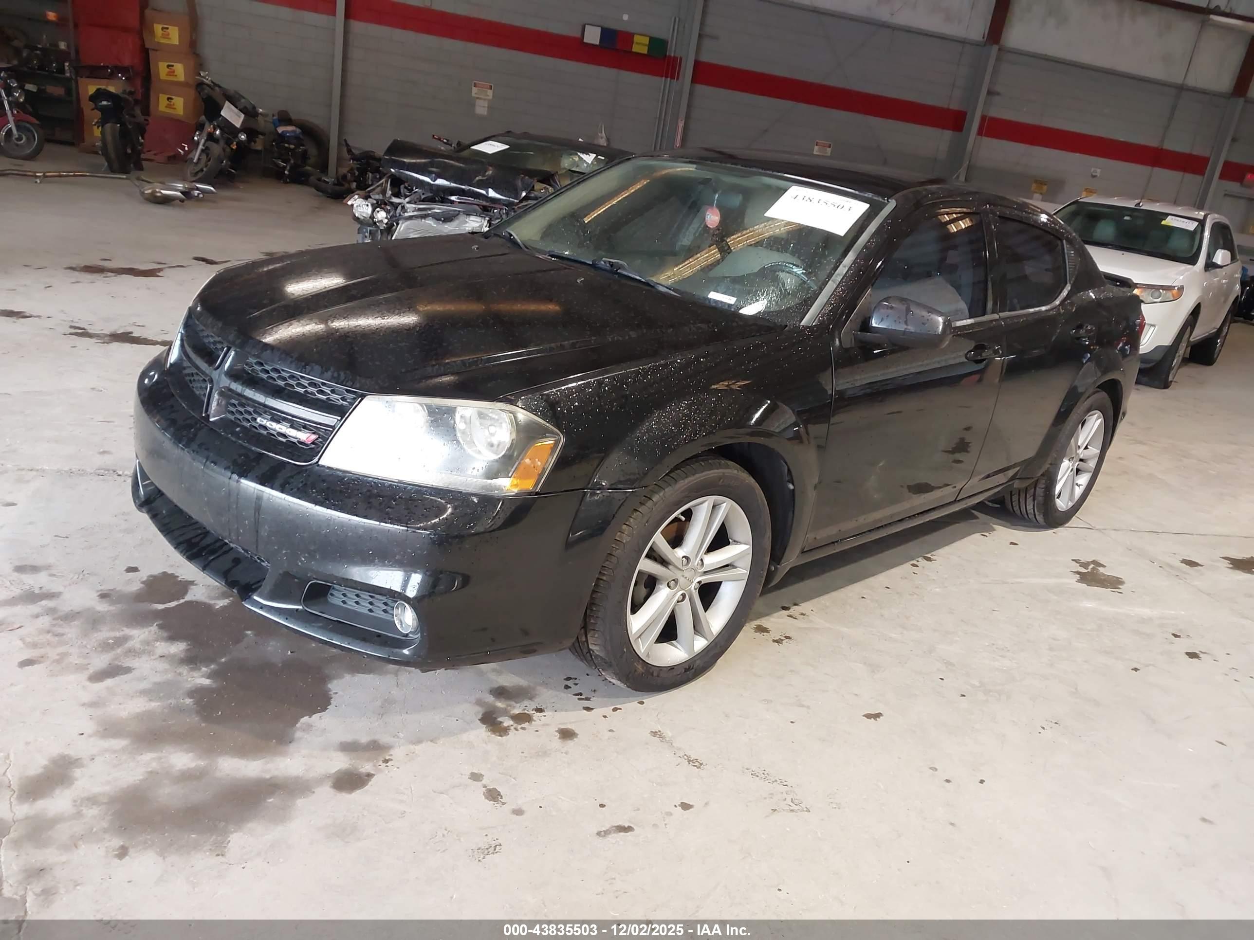DODGE AVENGER image 2