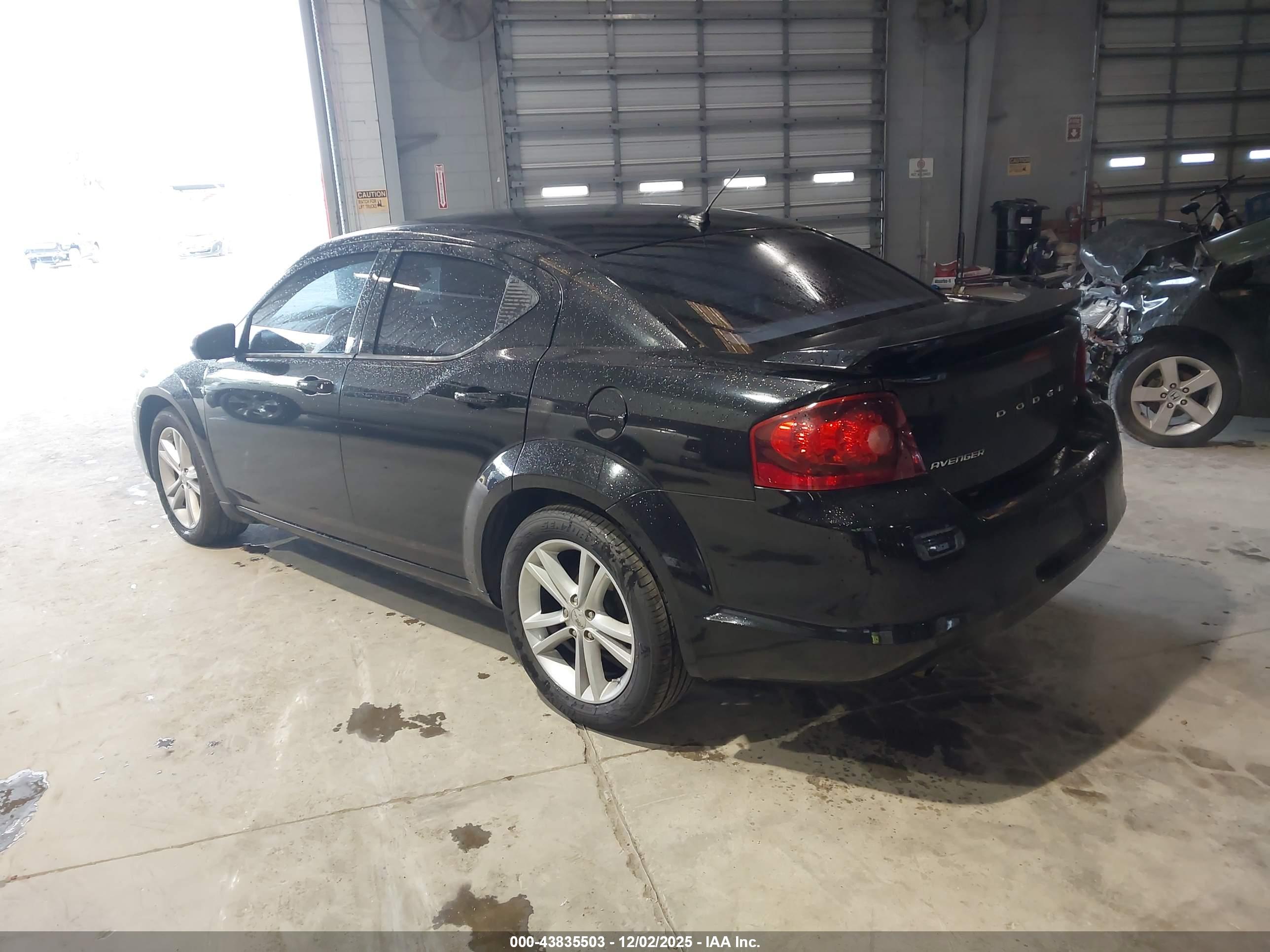 DODGE AVENGER image 3
