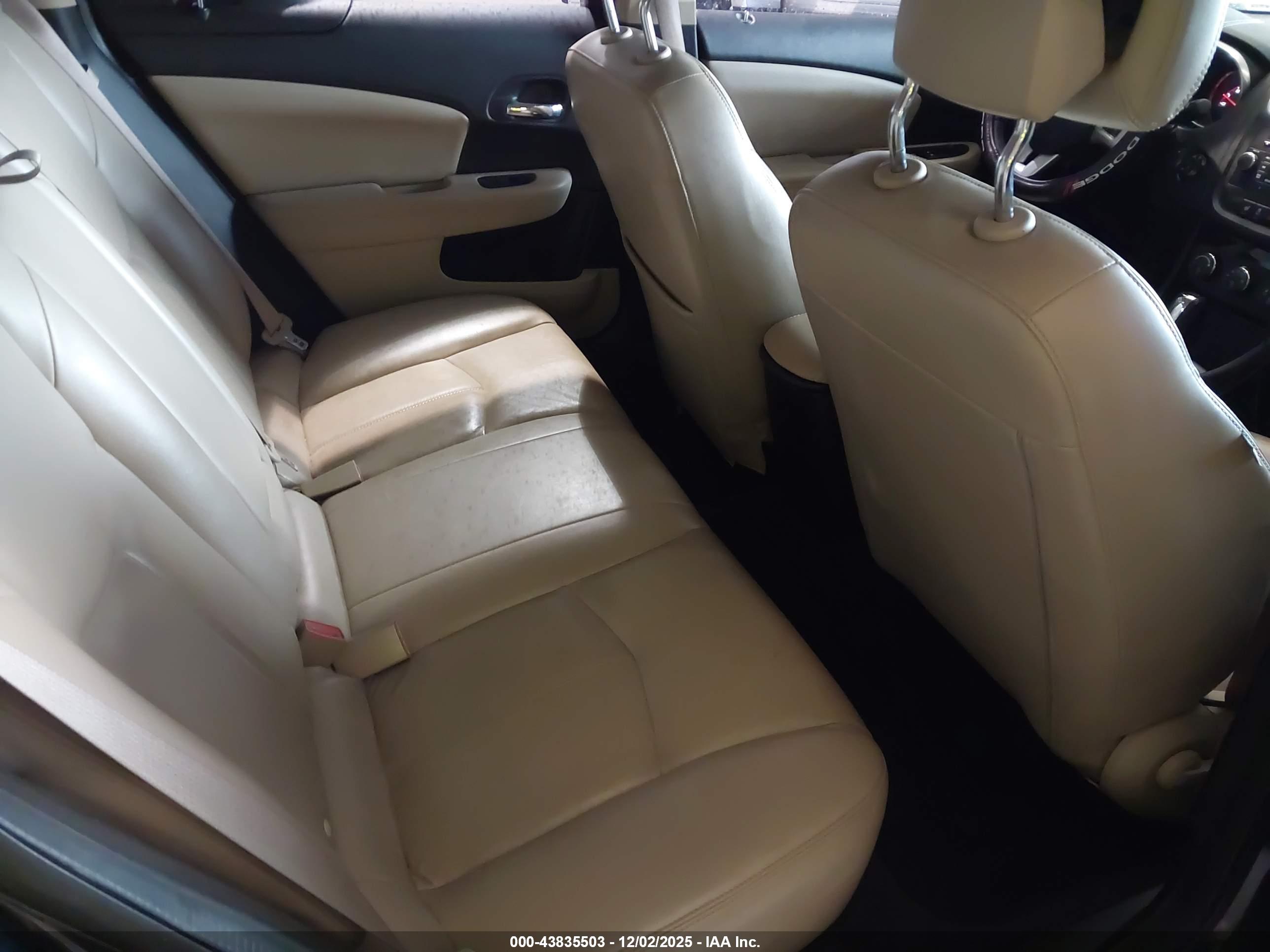 DODGE AVENGER image 8