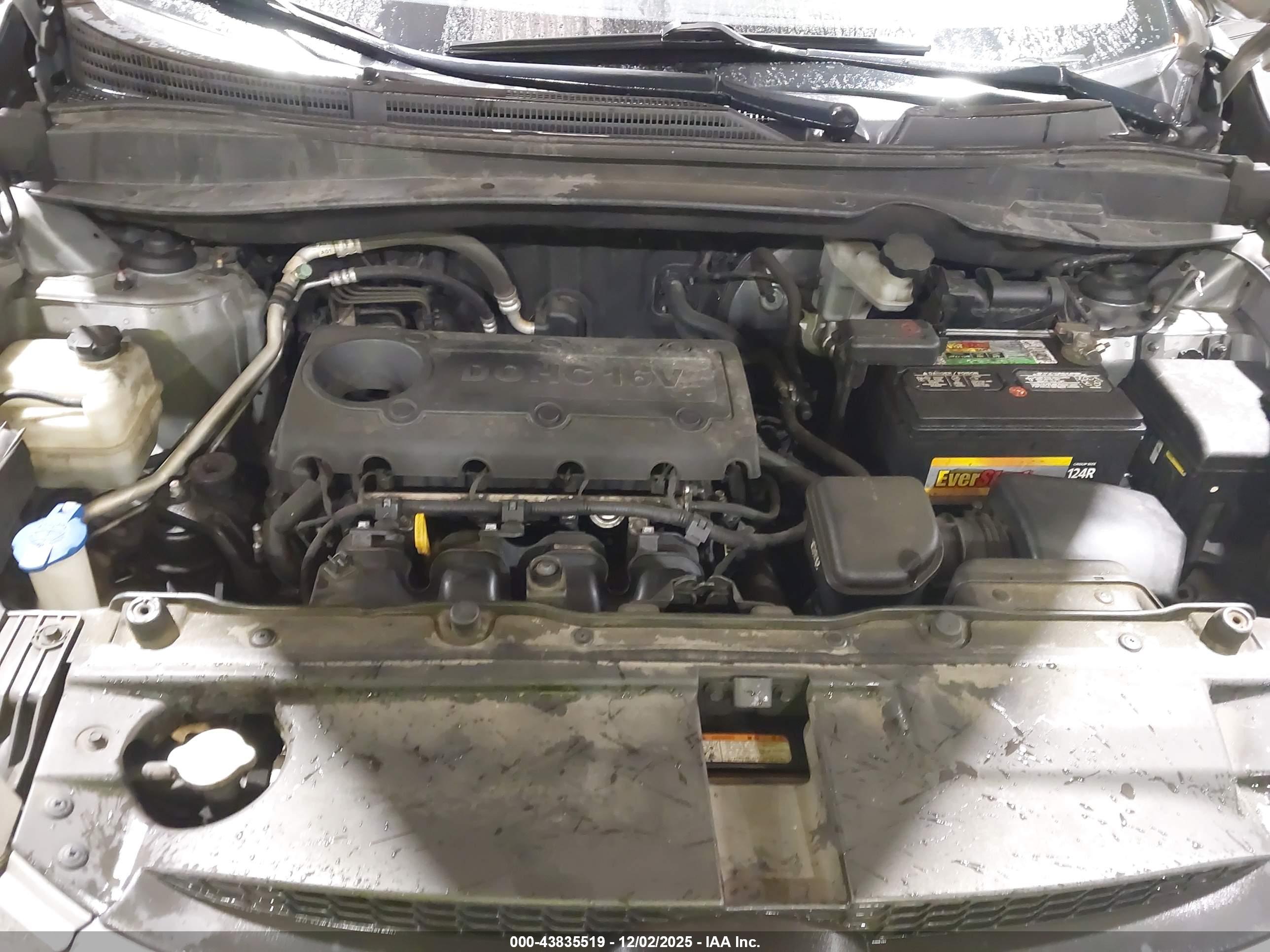 HYUNDAI TUCSON image 10