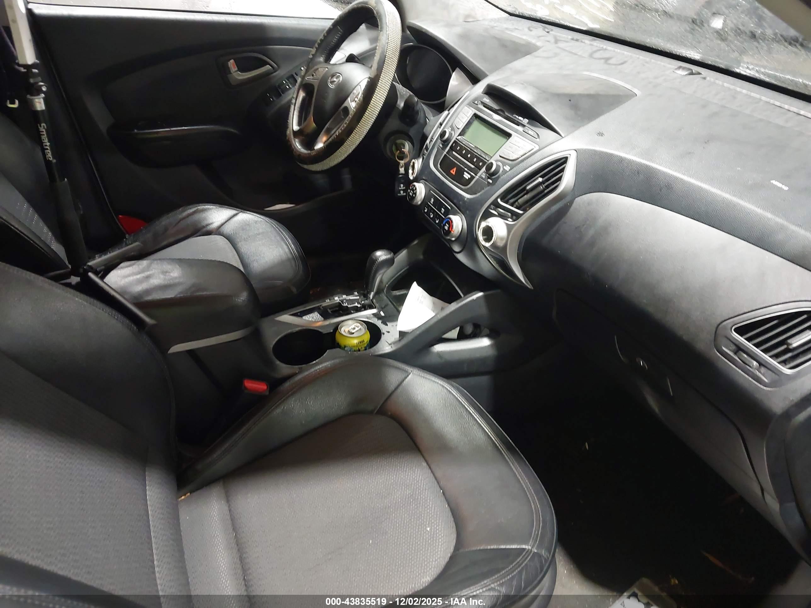 HYUNDAI TUCSON image 5