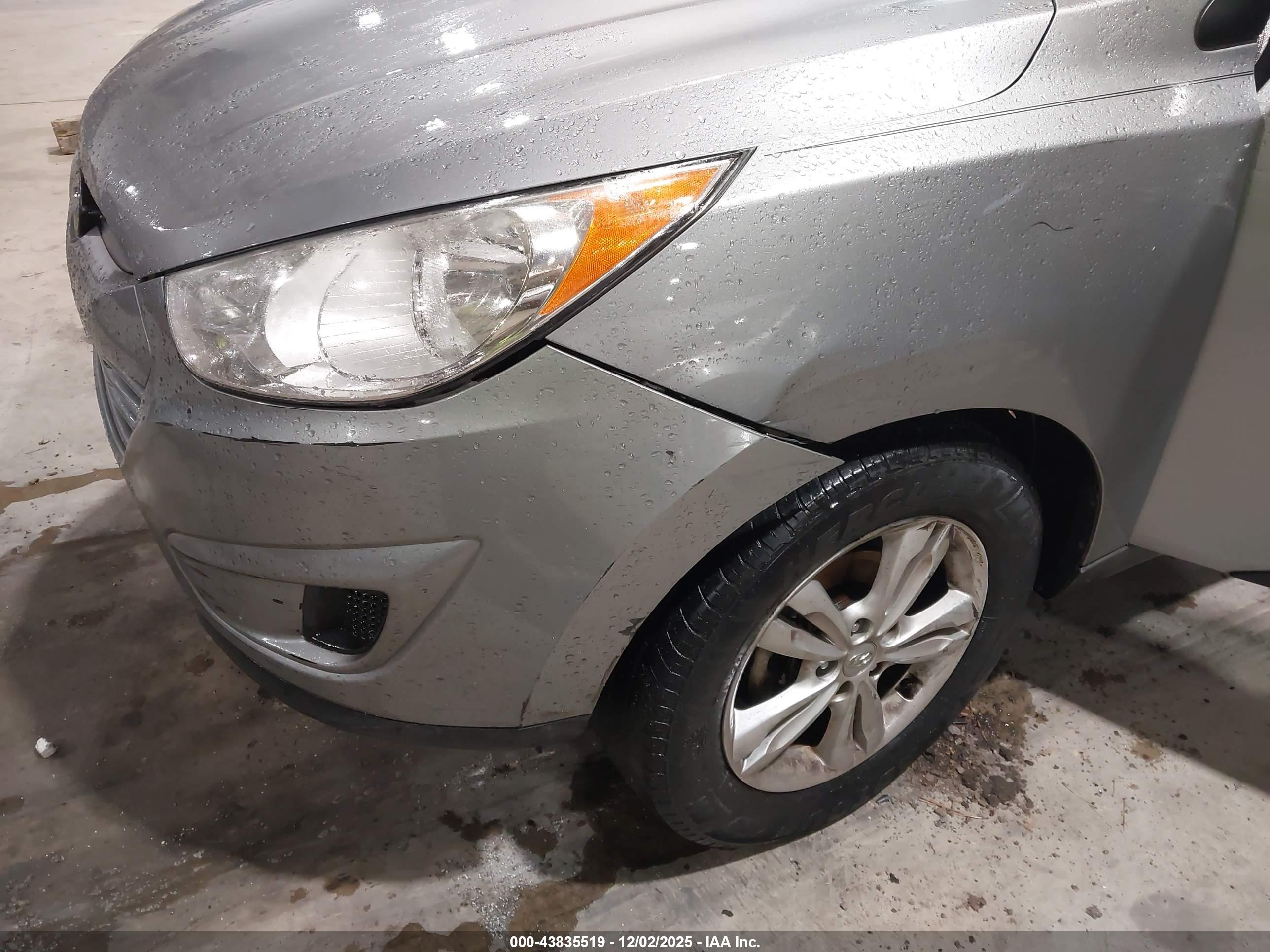 HYUNDAI TUCSON image 6