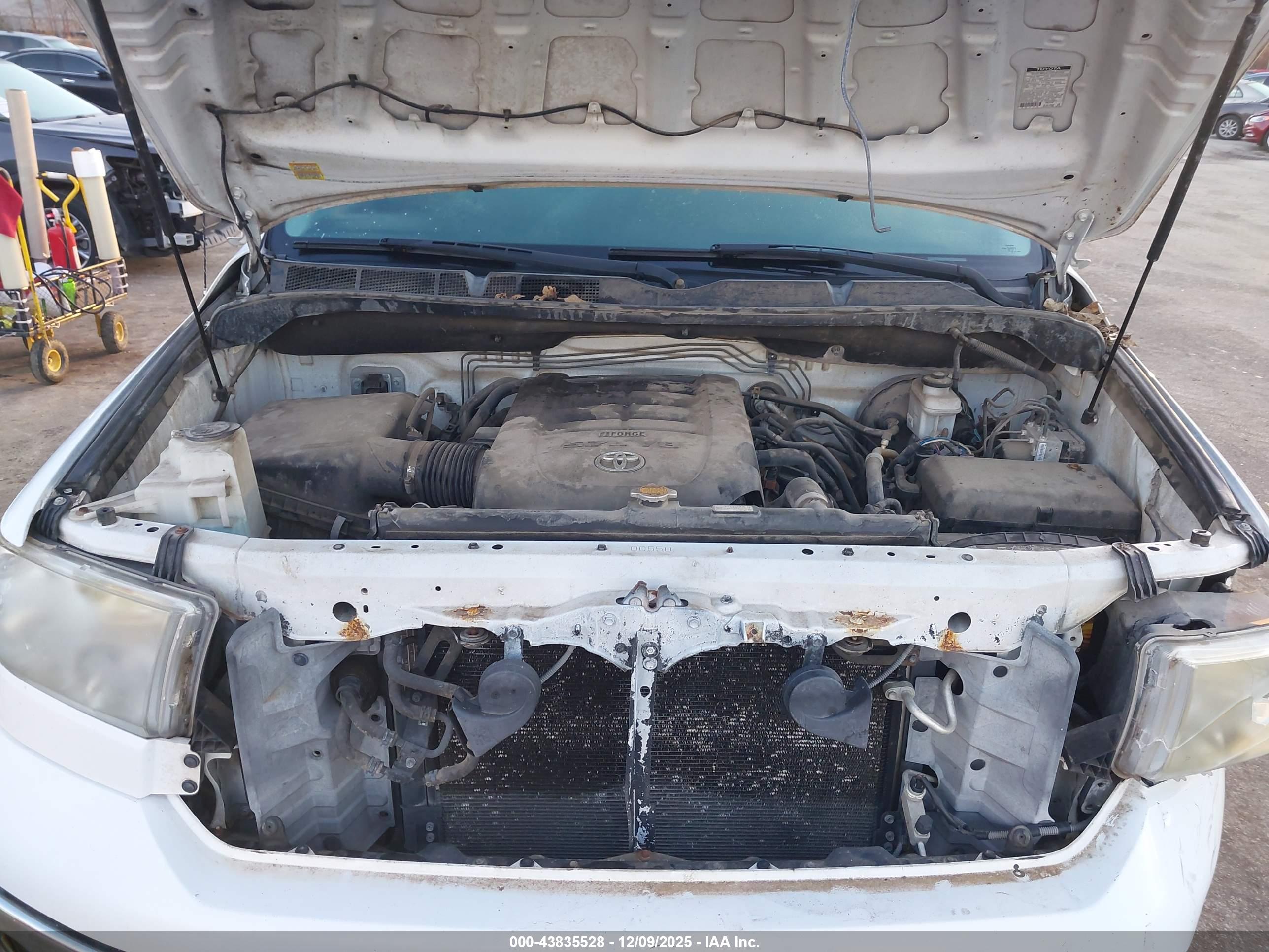 TOYOTA TUNDRA image 10