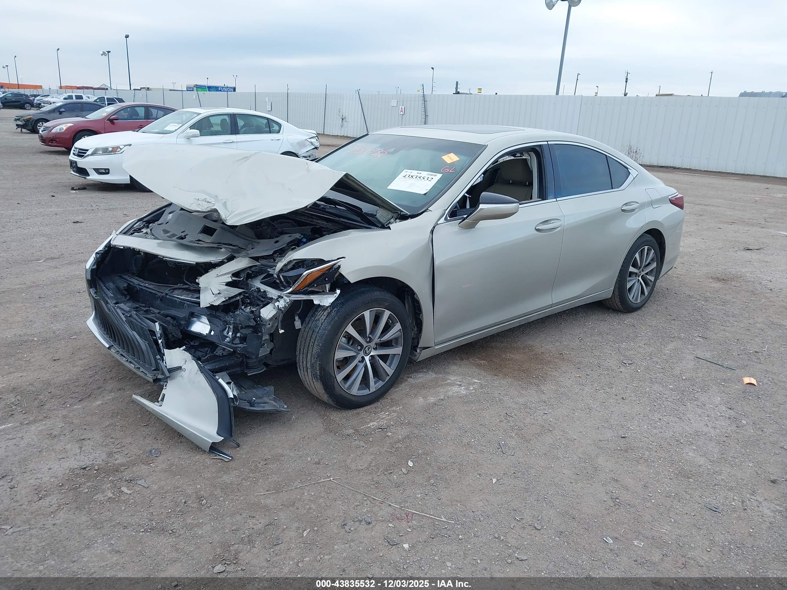 LEXUS ES image 2