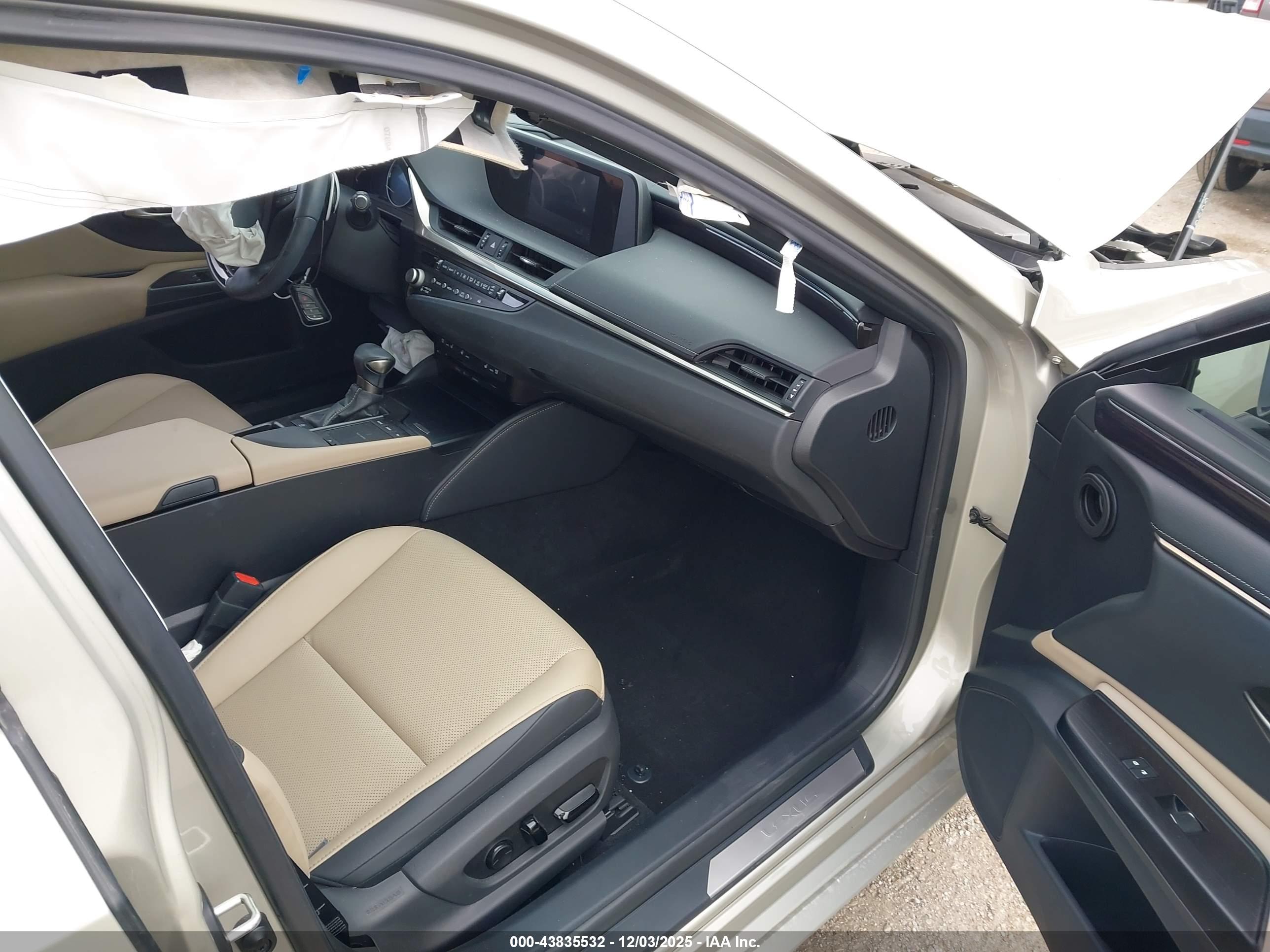 LEXUS ES image 5