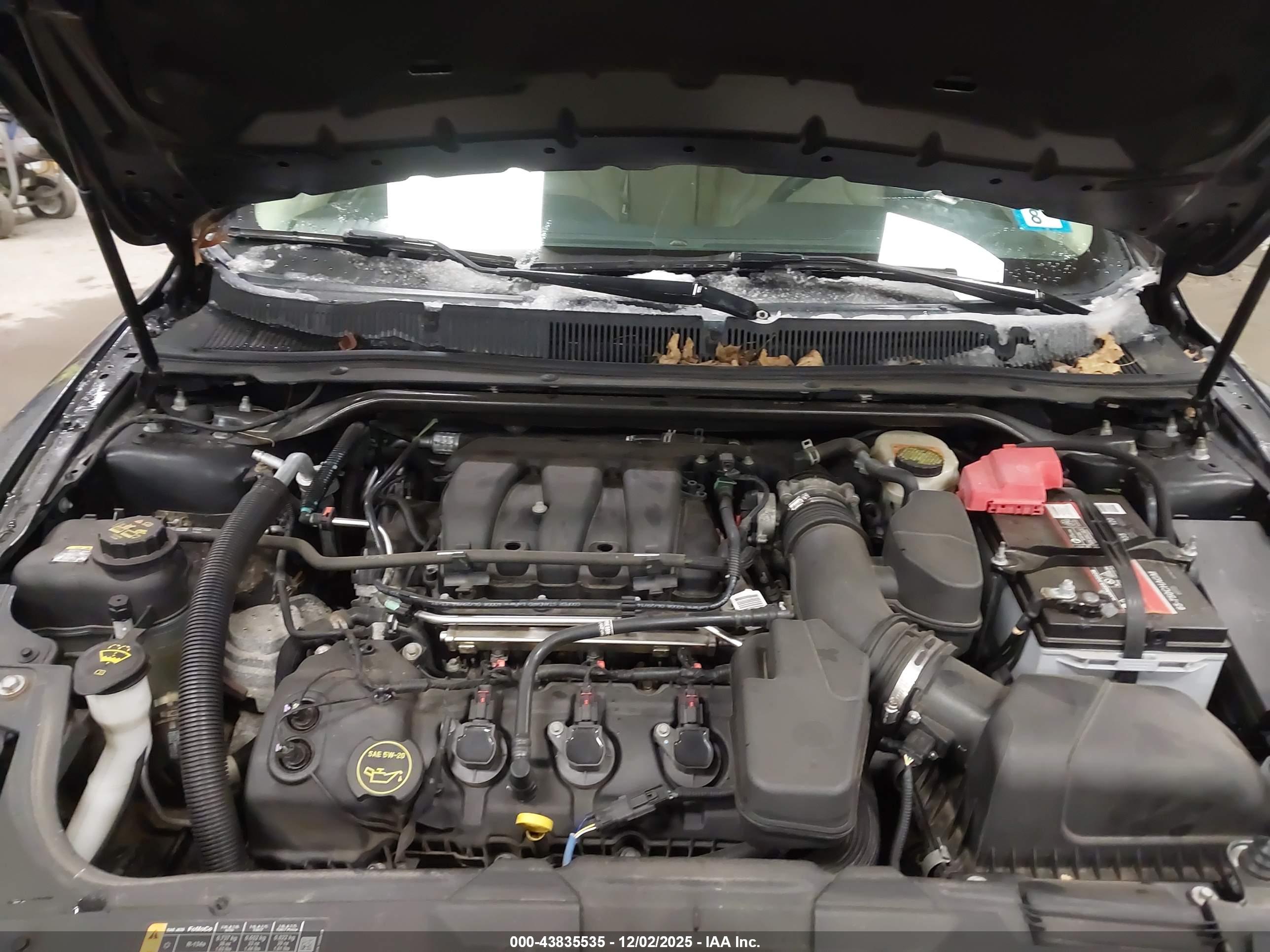 FORD TAURUS image 10