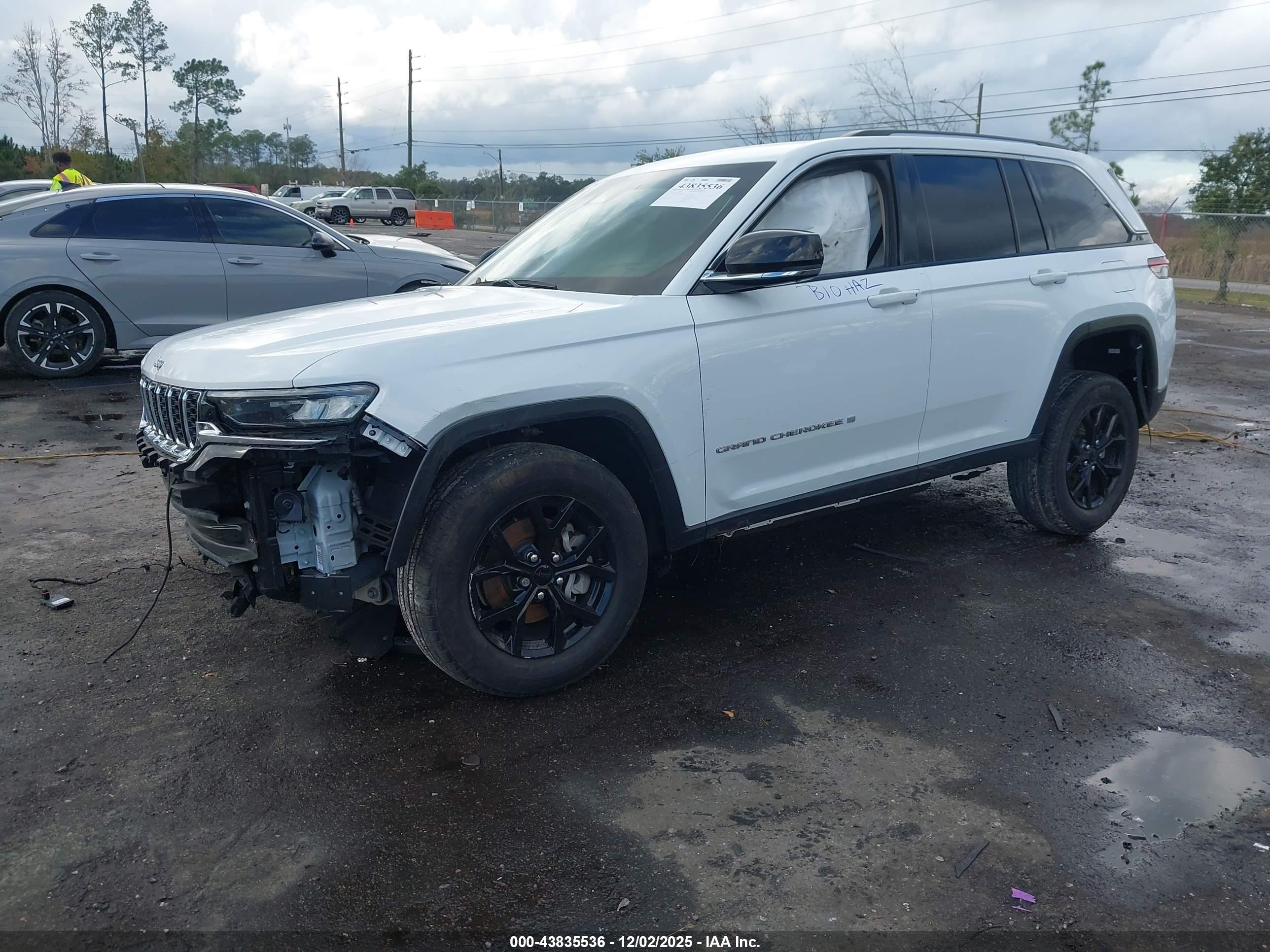 JEEP GRAND image 2