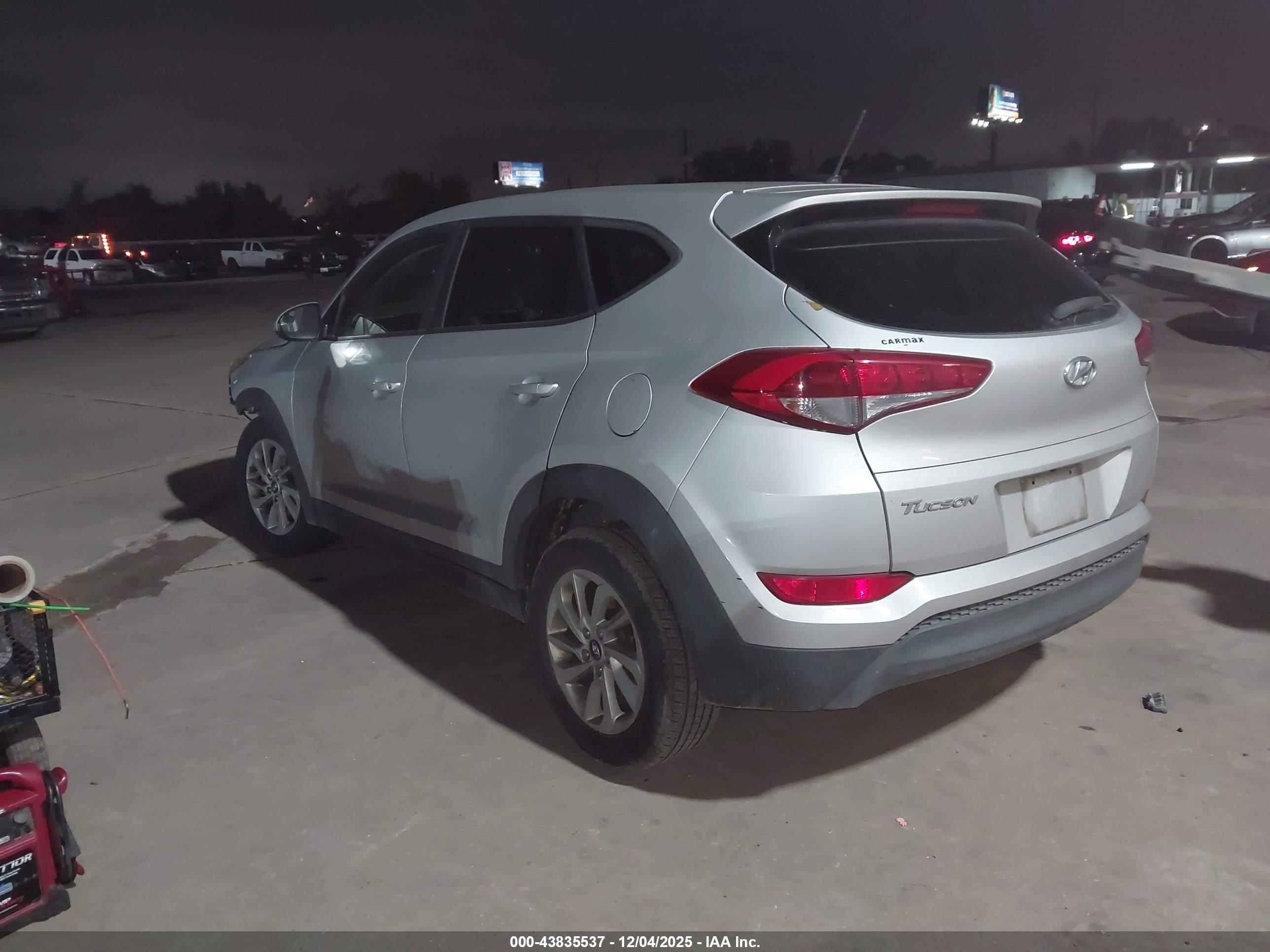 HYUNDAI TUCSON image 3
