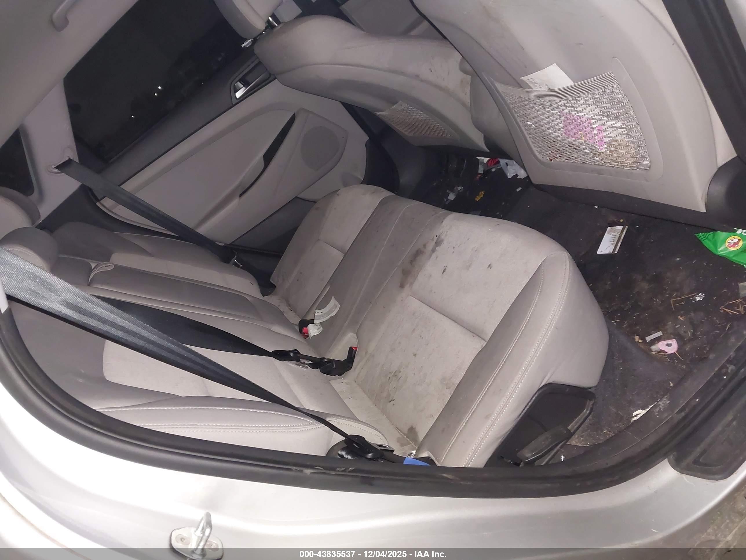 HYUNDAI TUCSON image 8