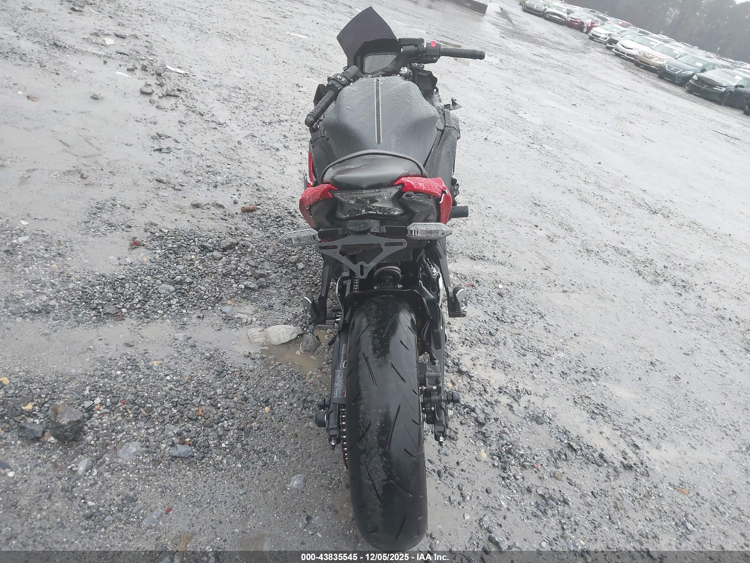 KAWASAKI EX650 image 6