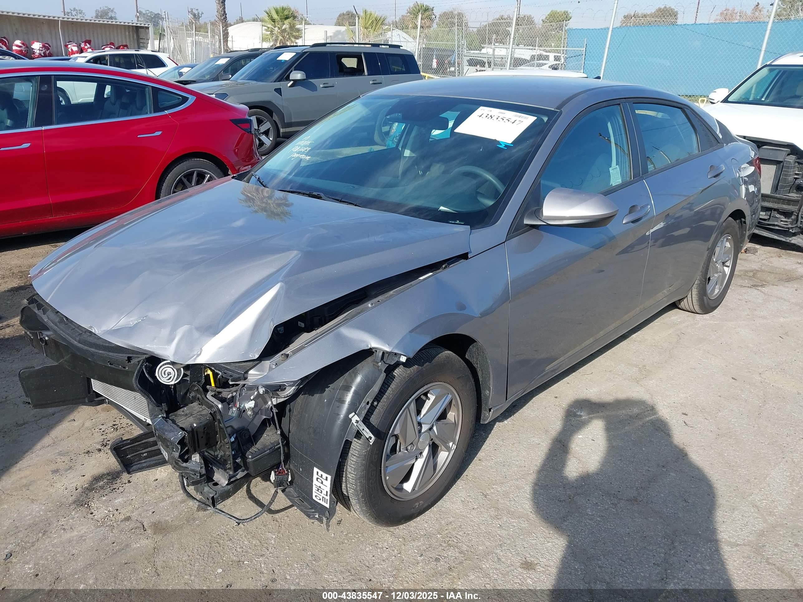 HYUNDAI ELANTRA image 2